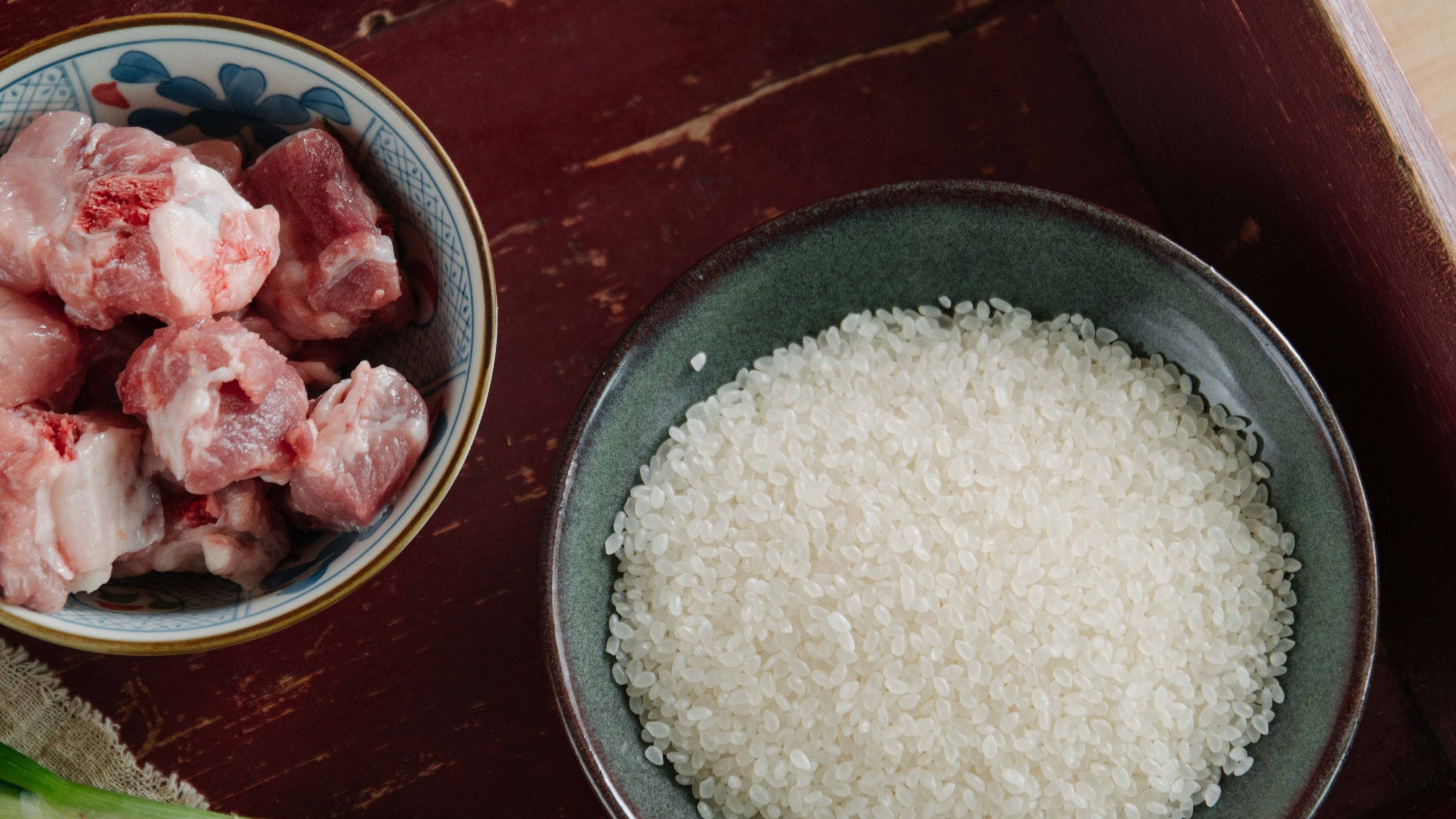 Rice, raw pork chunks, white rice, 4K Desktop Wallpaper