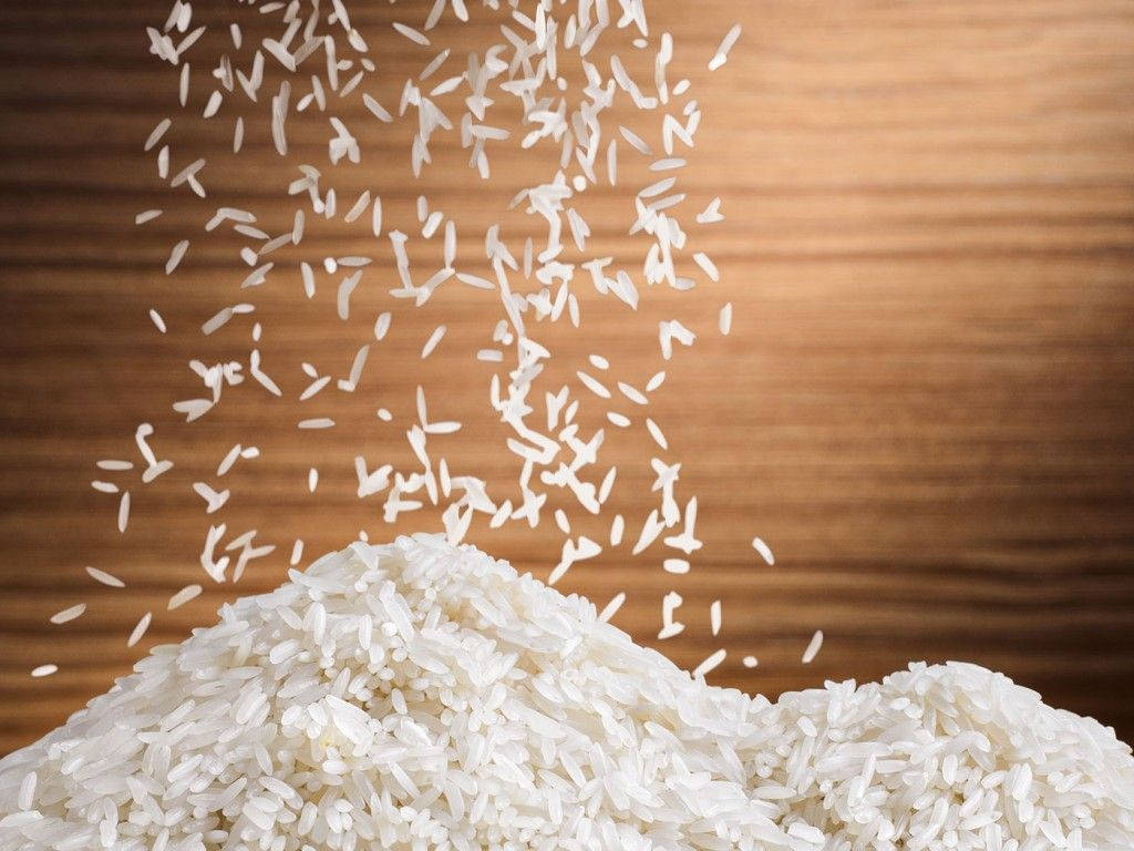 white rice, wooden surface, mound, SD Desktop Wallpaper