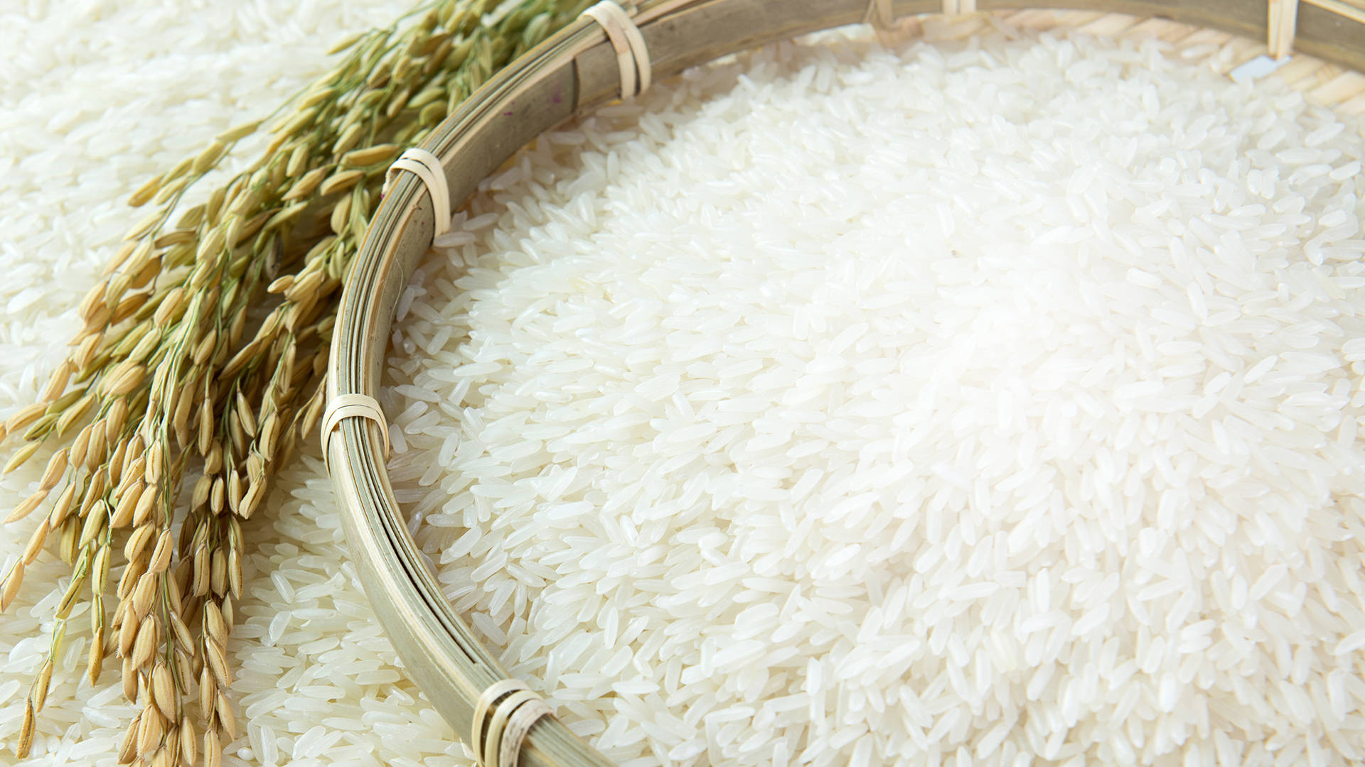 freshly sifted white rice, bamboo basket, polished white rice, Full HD Desktop Wallpaper