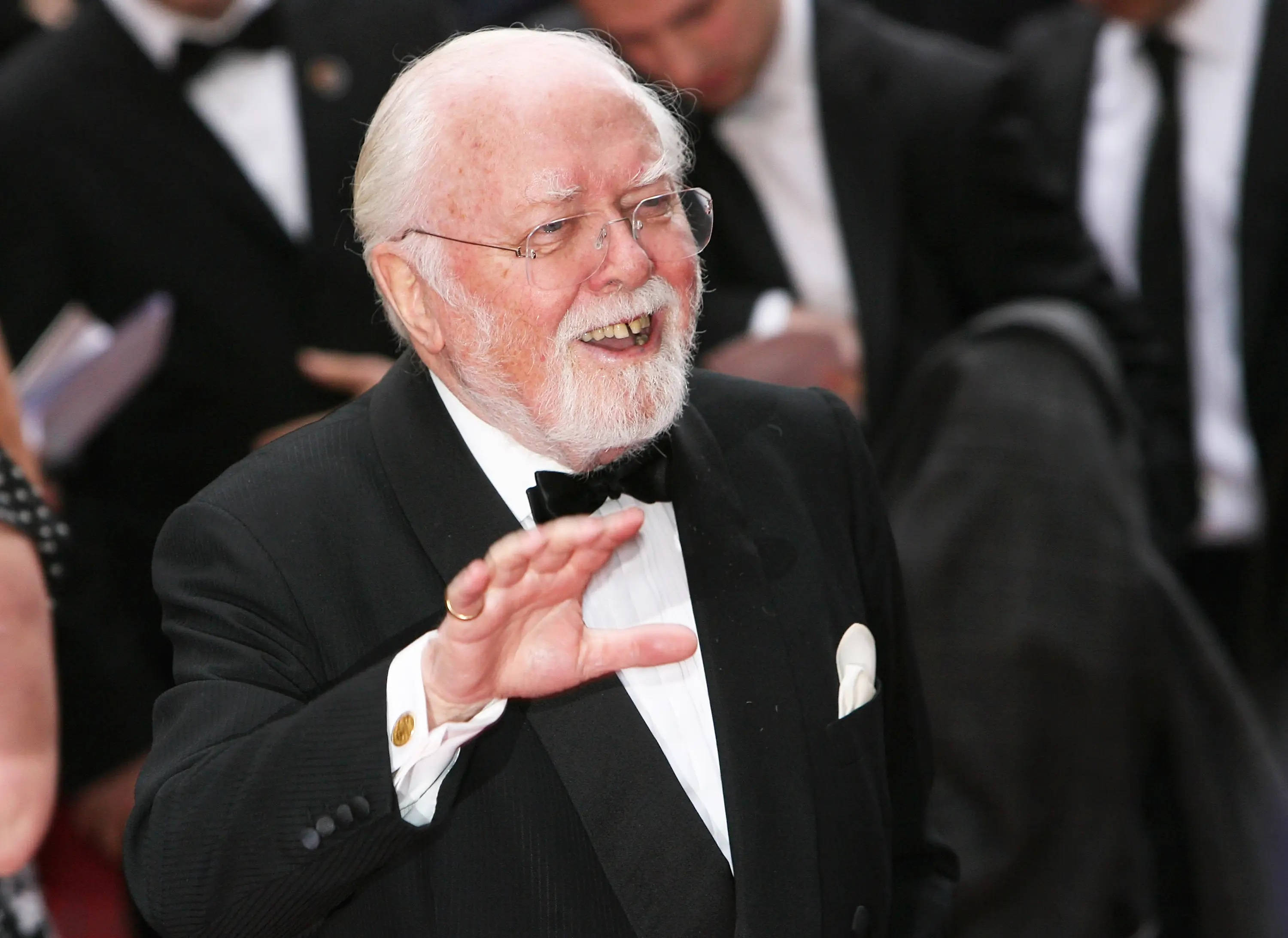 Richard Attenborough, red carpet, black tuxedo, 2K Desktop Wallpaper