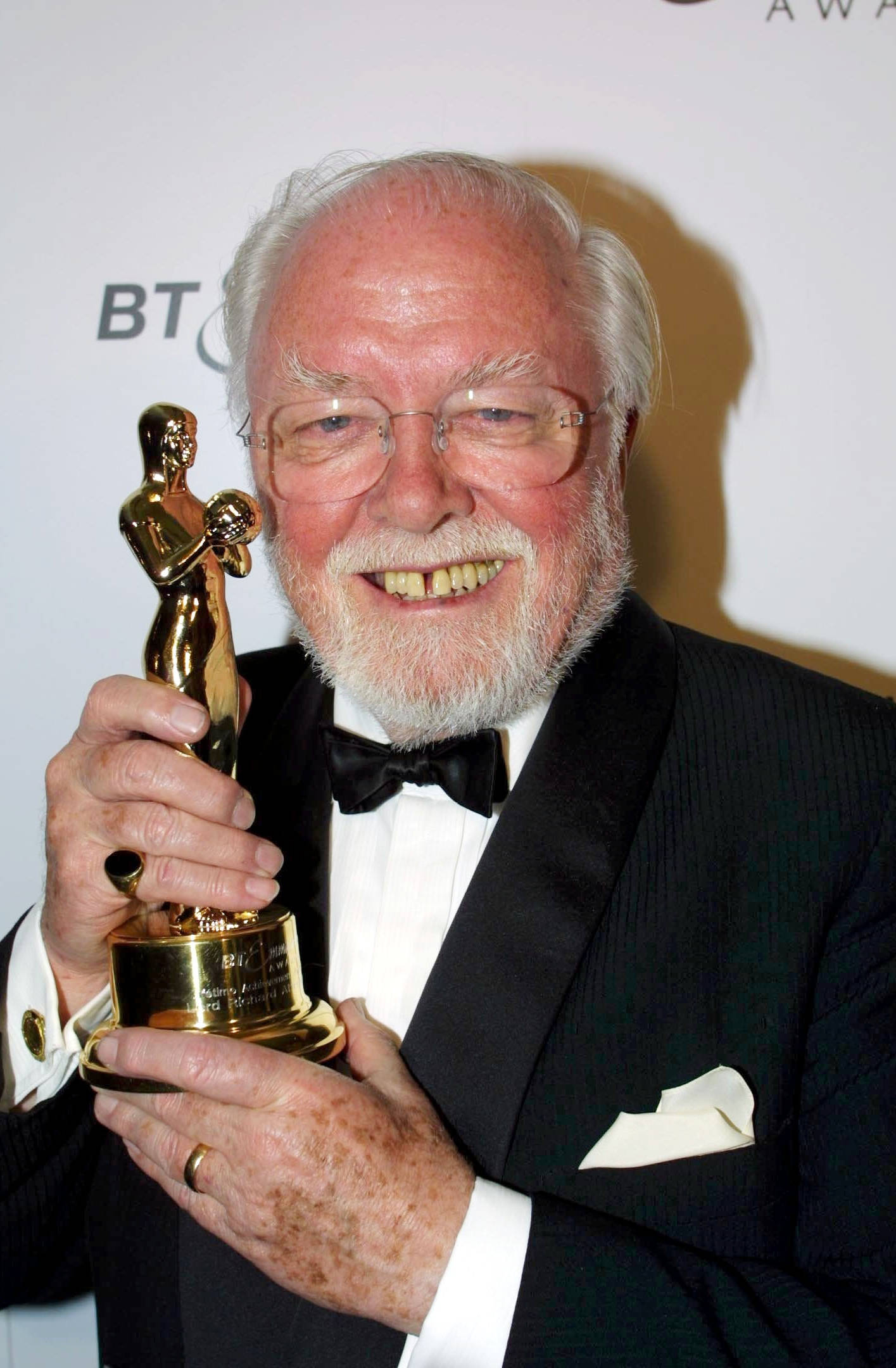 Richard Attenborough, golden Oscar statue, tuxedo, Full HD Phone Wallpaper