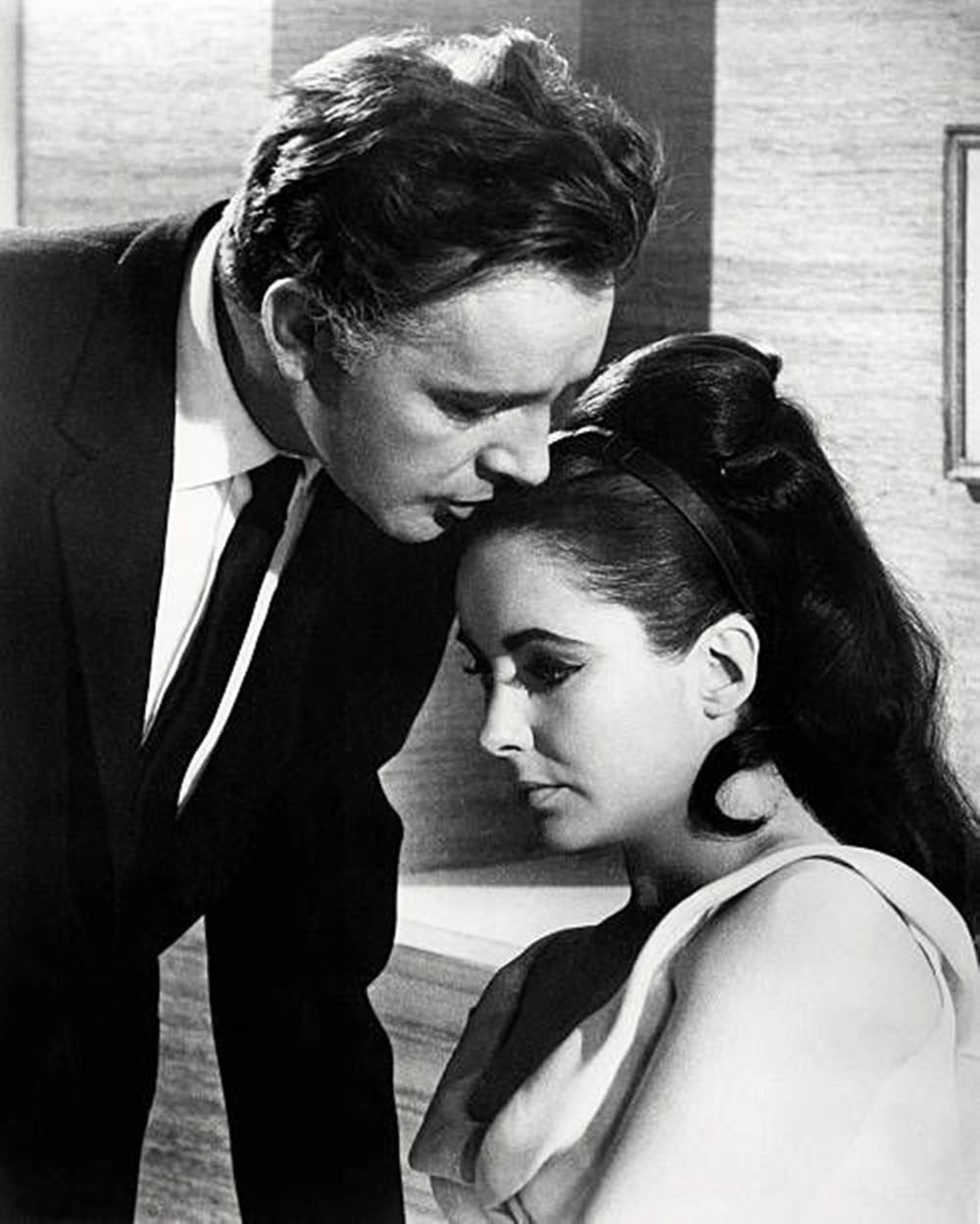 Richard Burton, The V.I.P.s, suit, SD Phone Wallpaper