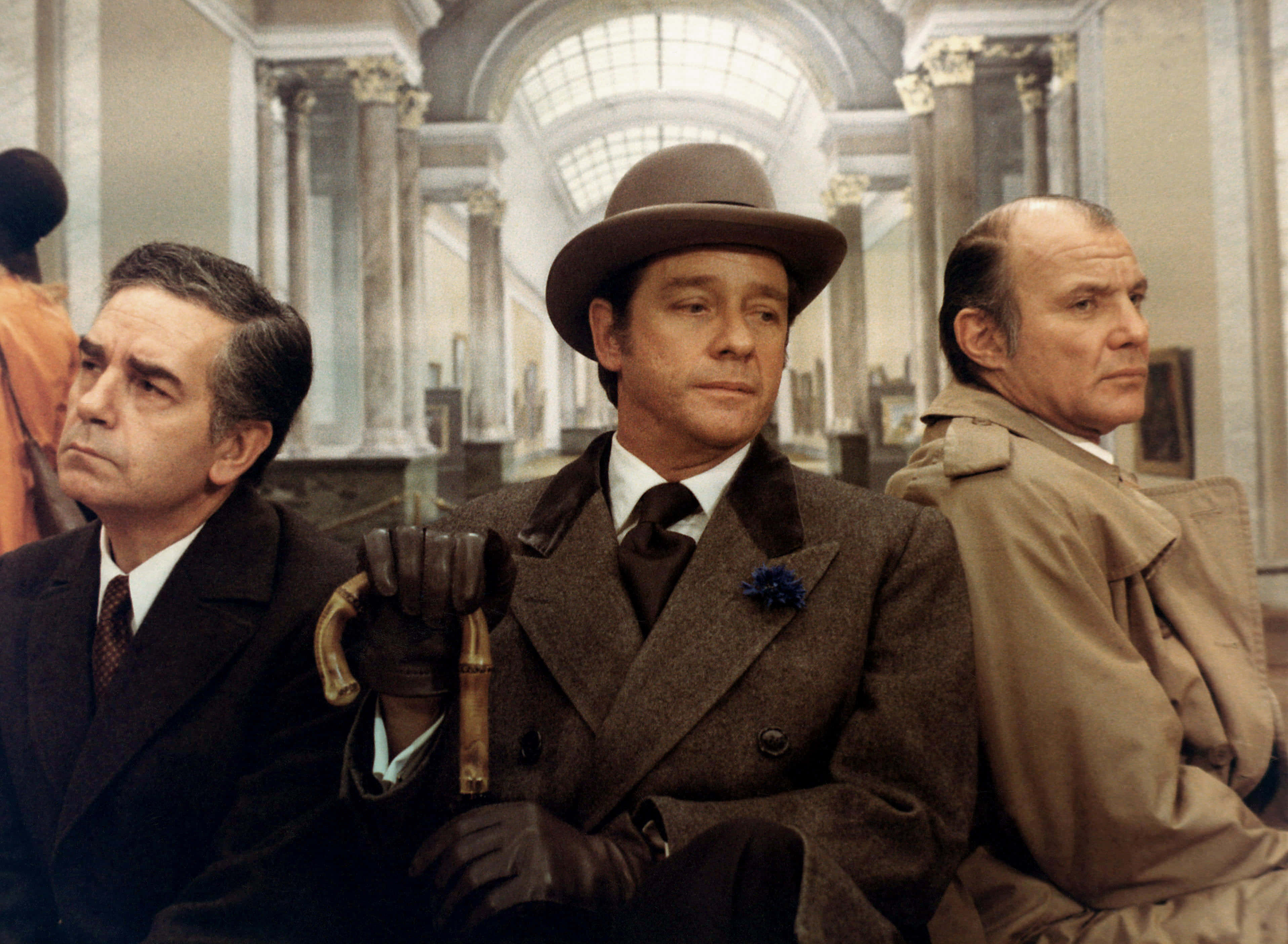 Richard Crenna, vintage suits, grand columned hall, 2K Desktop Wallpaper