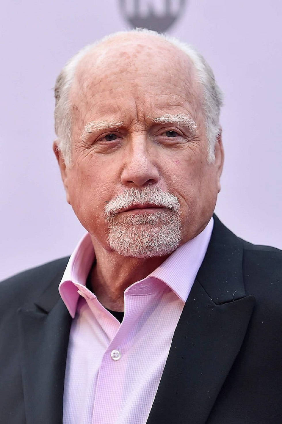 Richard Dreyfuss, black suit, pink shirt, HD Phone Wallpaper