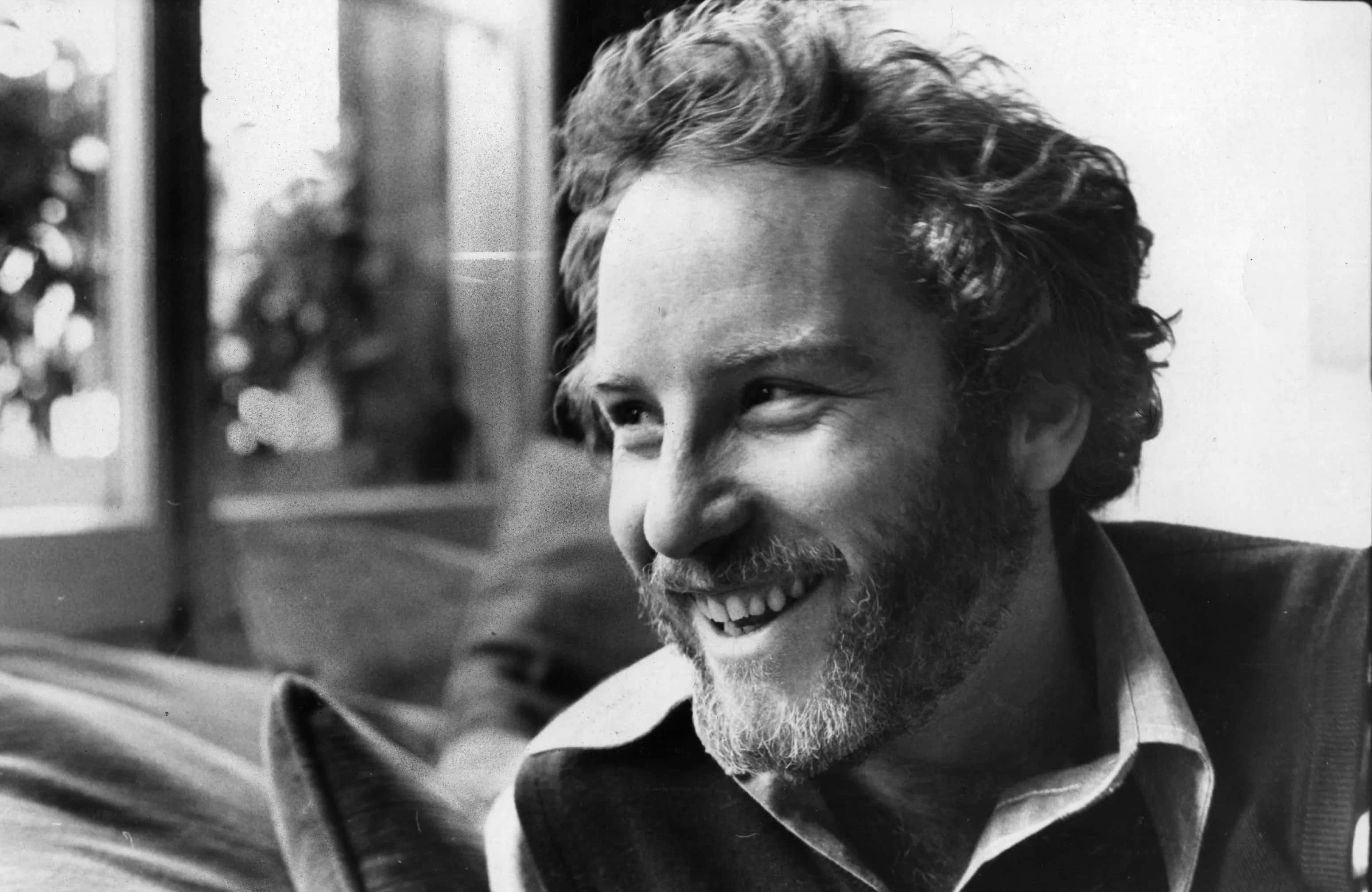 Richard Dreyfuss, black and white portrait, curly hair, 2K Desktop Wallpaper