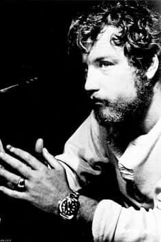 Richard Dreyfuss, curly hair, piano, SD Phone Wallpaper