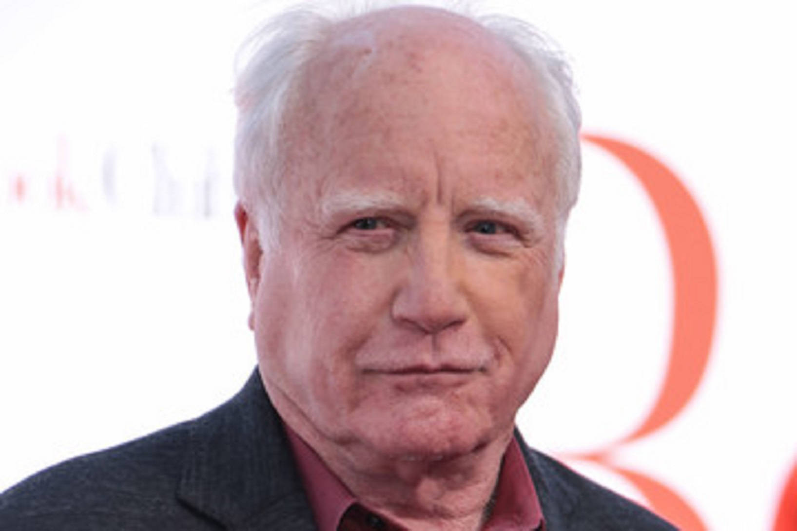 Richard Dreyfuss, white hair, dark suit, HD Desktop Wallpaper