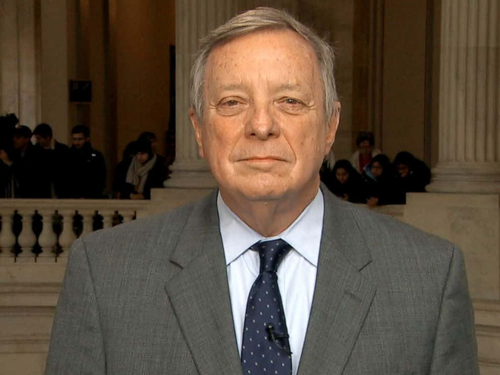 Richard Durbin, gray suit, polka dot tie, SD Desktop Wallpaper