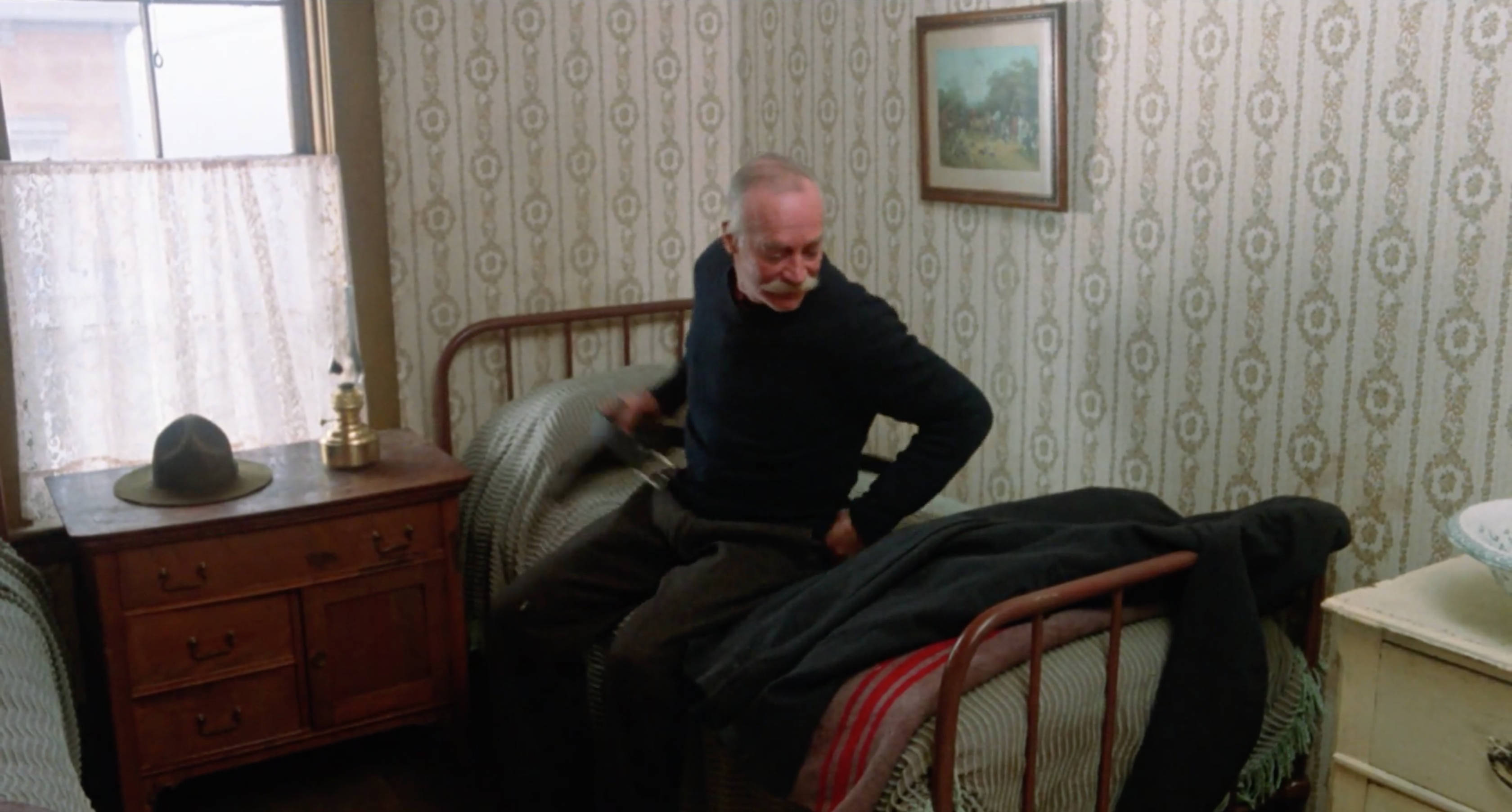 Richard Farnsworth, hotel bed, metal bed frame, 2K Desktop Wallpaper