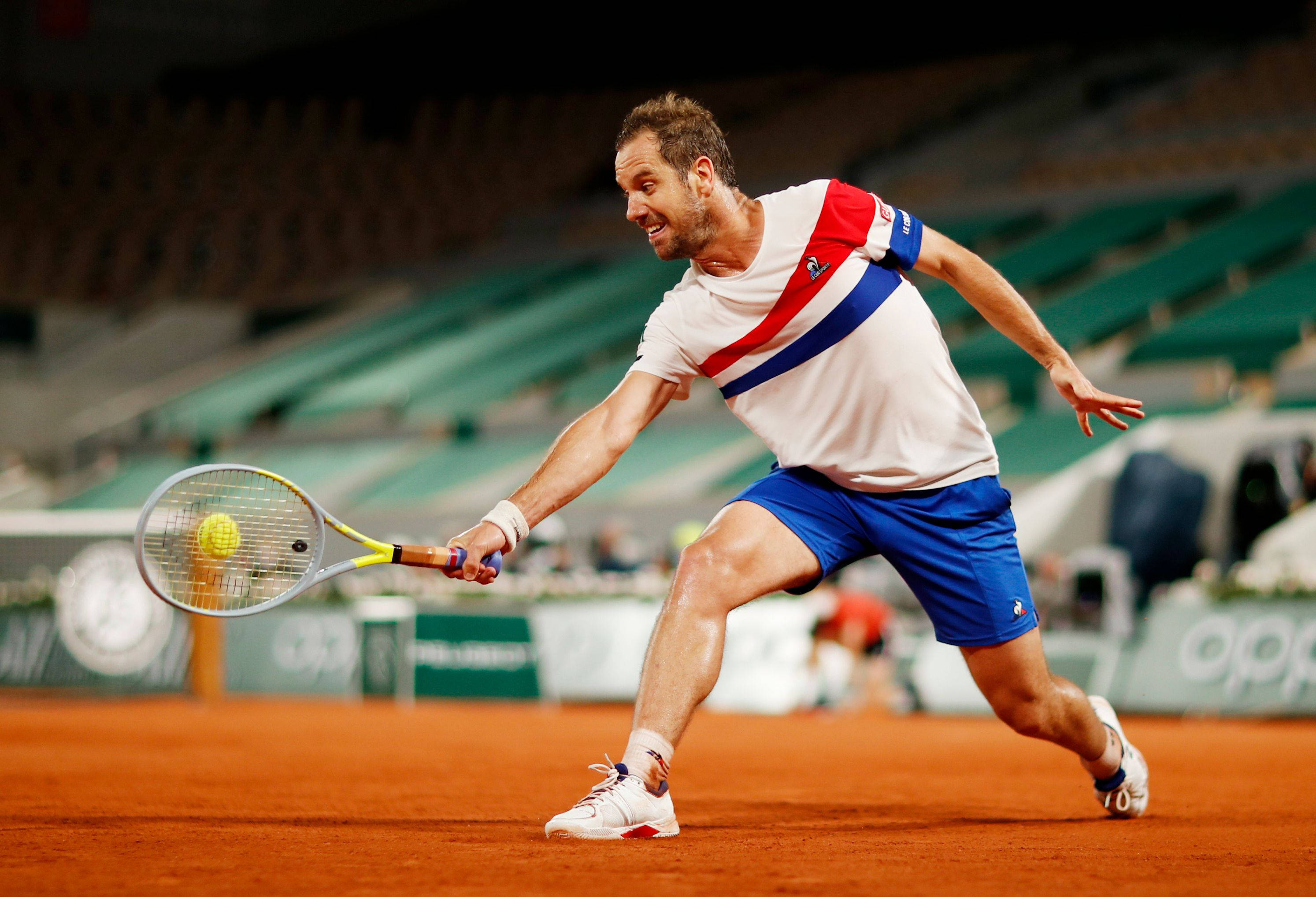 Richard Gasquet, clay court, yellow ball, 2K Desktop Wallpaper