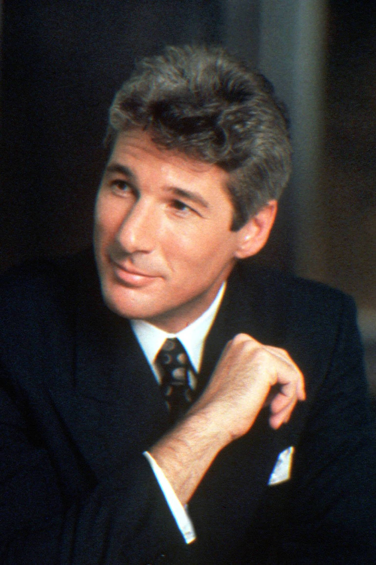 Richard Gere, black suit, dark suit, Full HD Phone Wallpaper