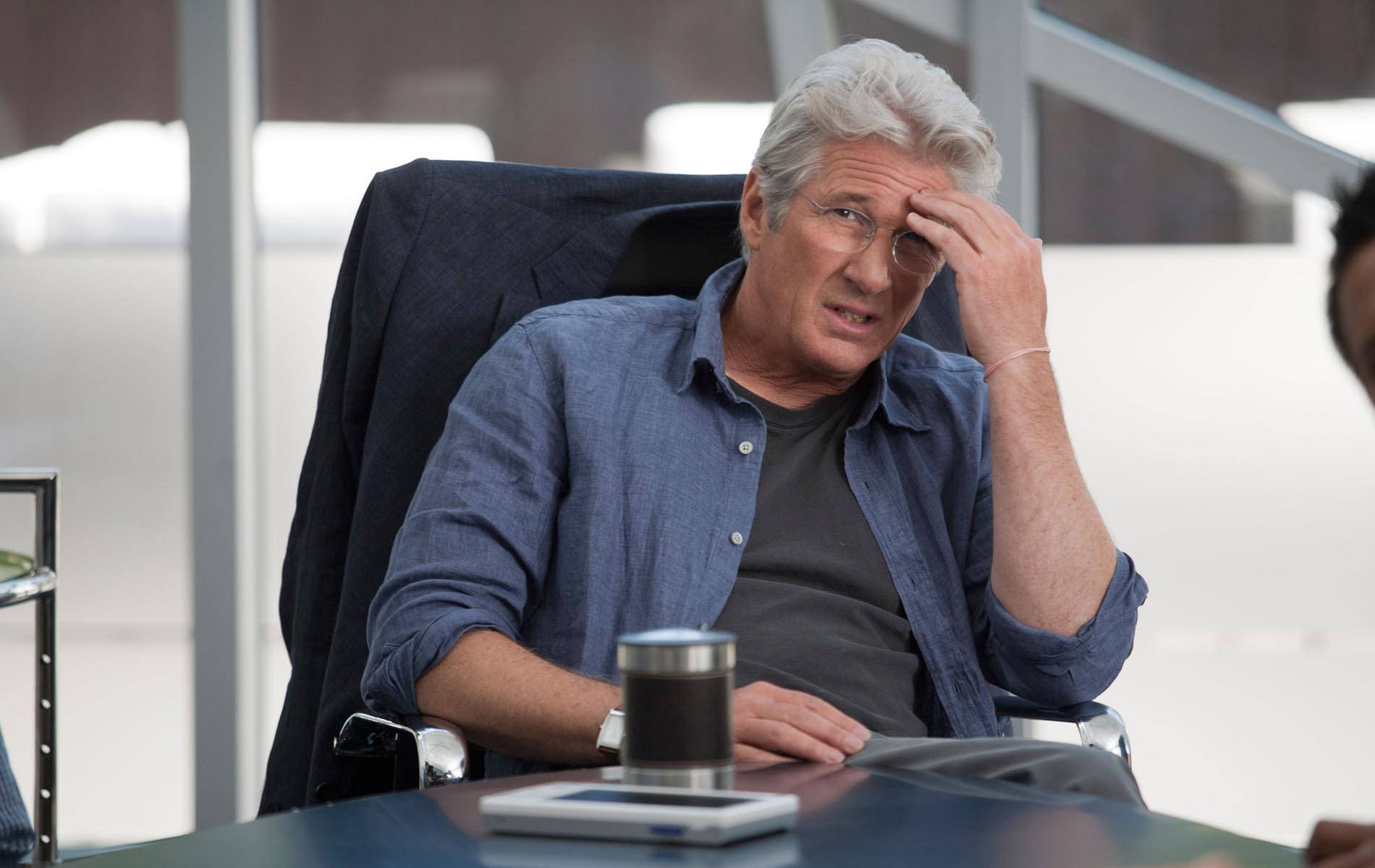 Richard Gere, gray hair, modern desk, HD Desktop Wallpaper