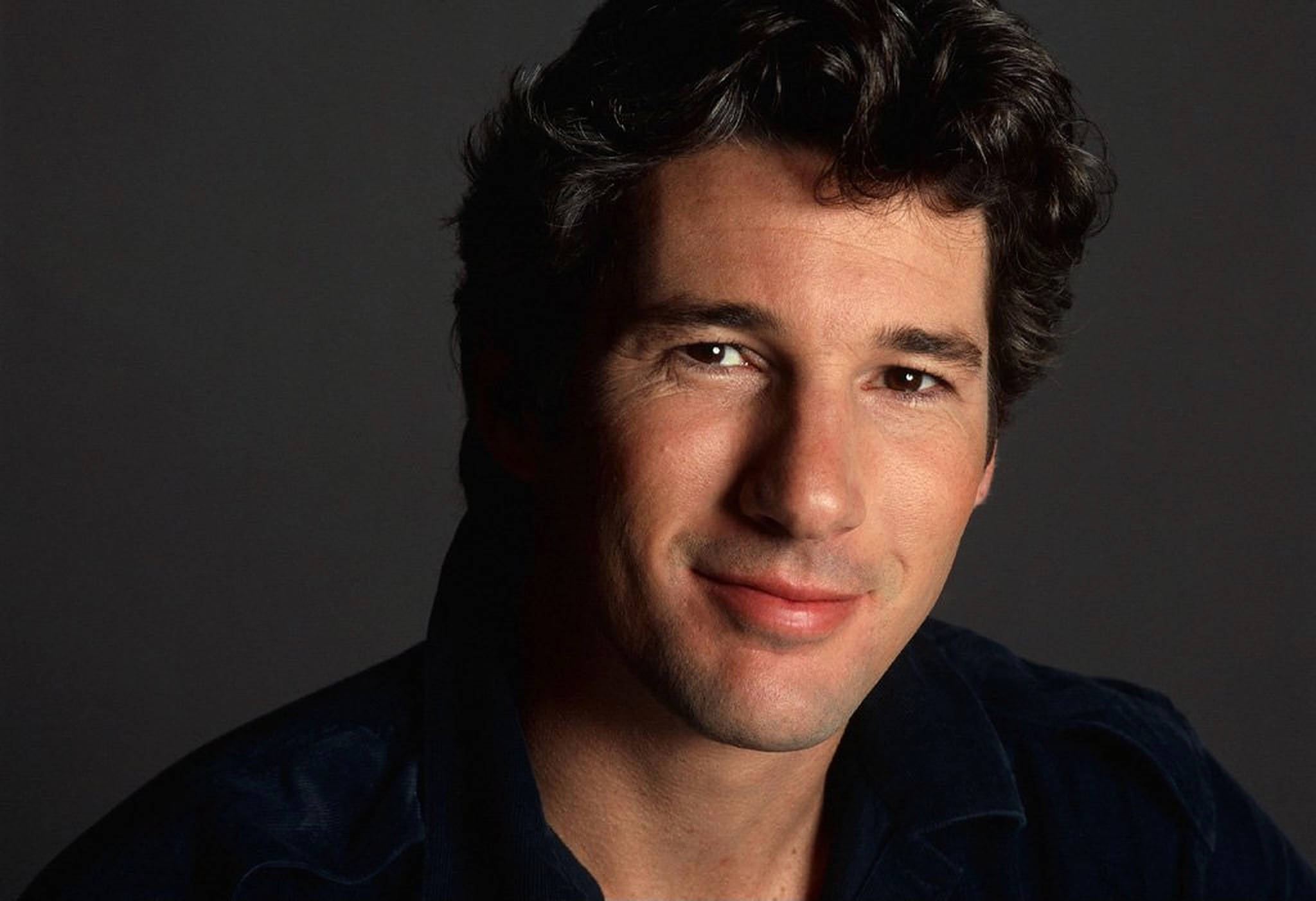Richard Gere, dark curly hair, soft smile, Full HD Desktop Wallpaper
