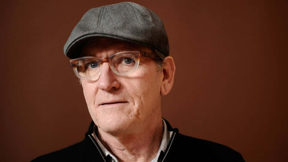 Richard Jenkins, glasses, flat cap, SD Desktop Wallpaper