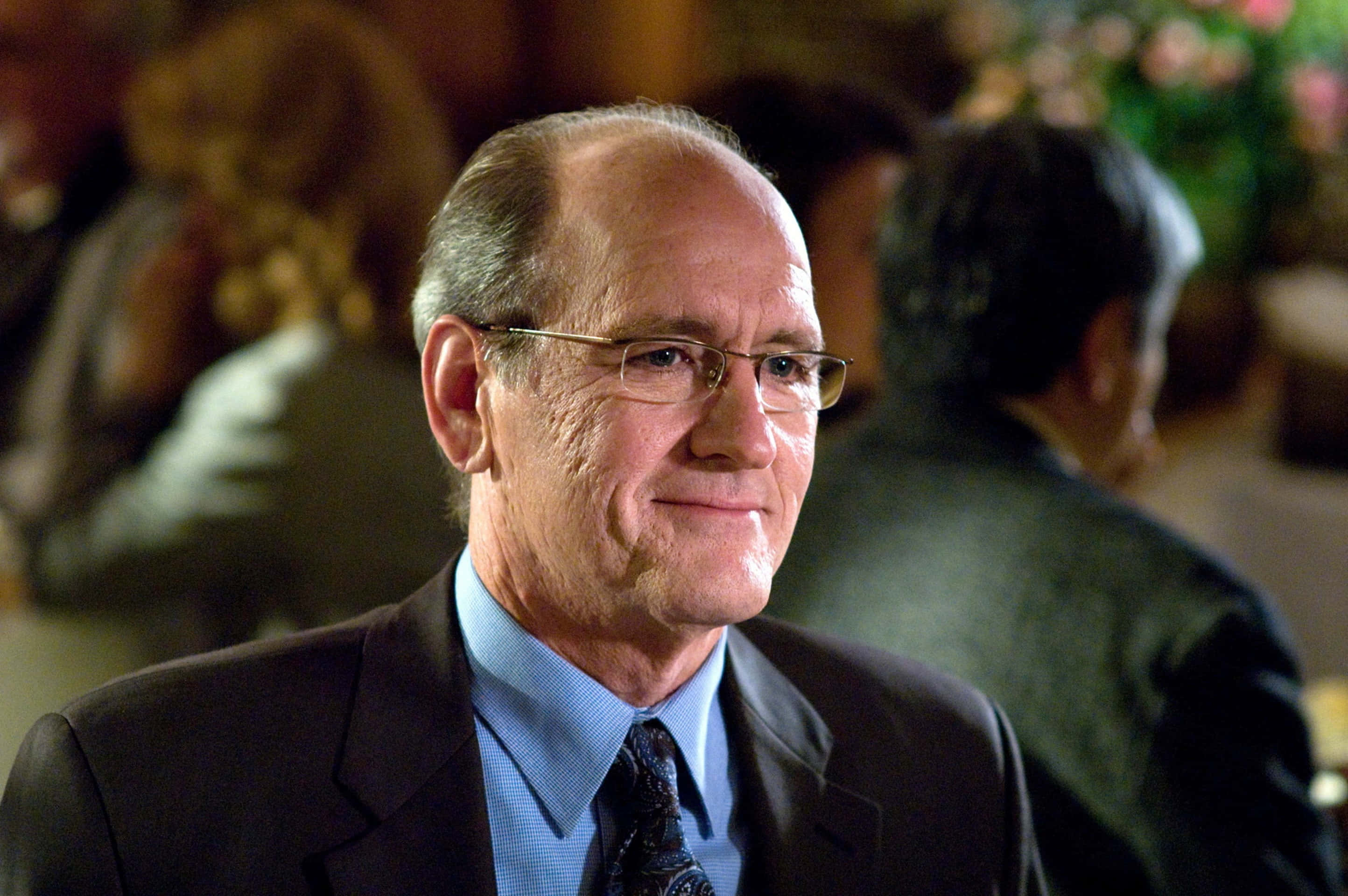 Richard Jenkins, suit, glasses, 2K Desktop Wallpaper