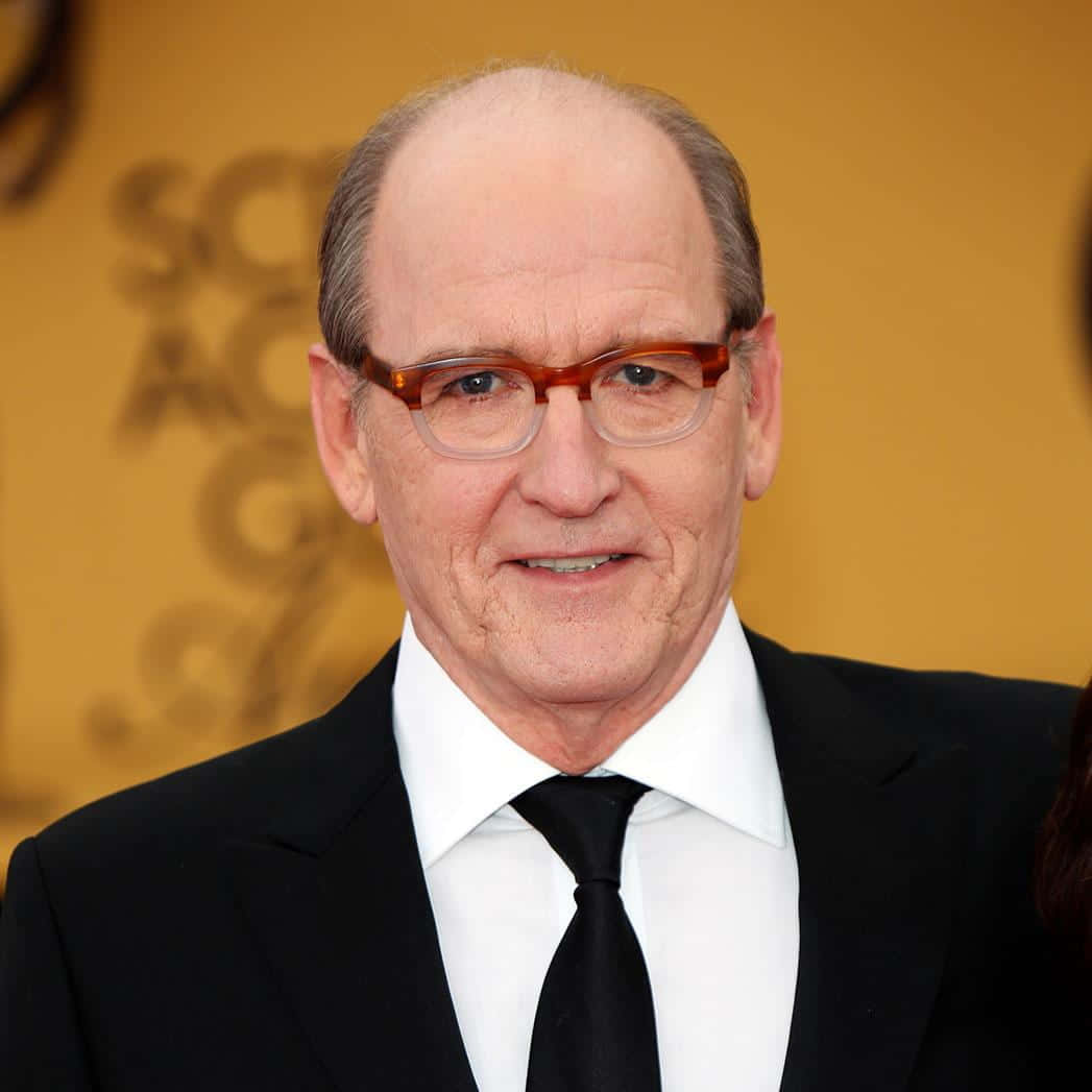 Richard Jenkins, black suit, tortoiseshell glasses, SD Desktop Wallpaper