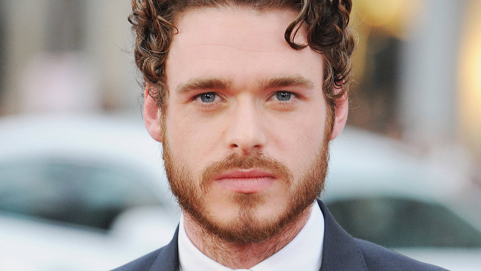 Richard Madden, curly brown hair, blue eyes, Full HD Desktop Wallpaper