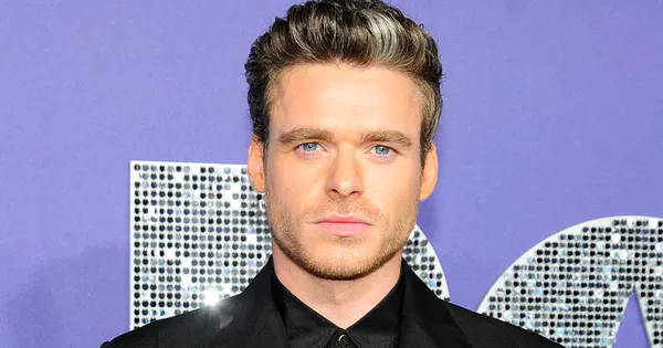 Richard Madden, silver highlight, black suit, SD Desktop Wallpaper