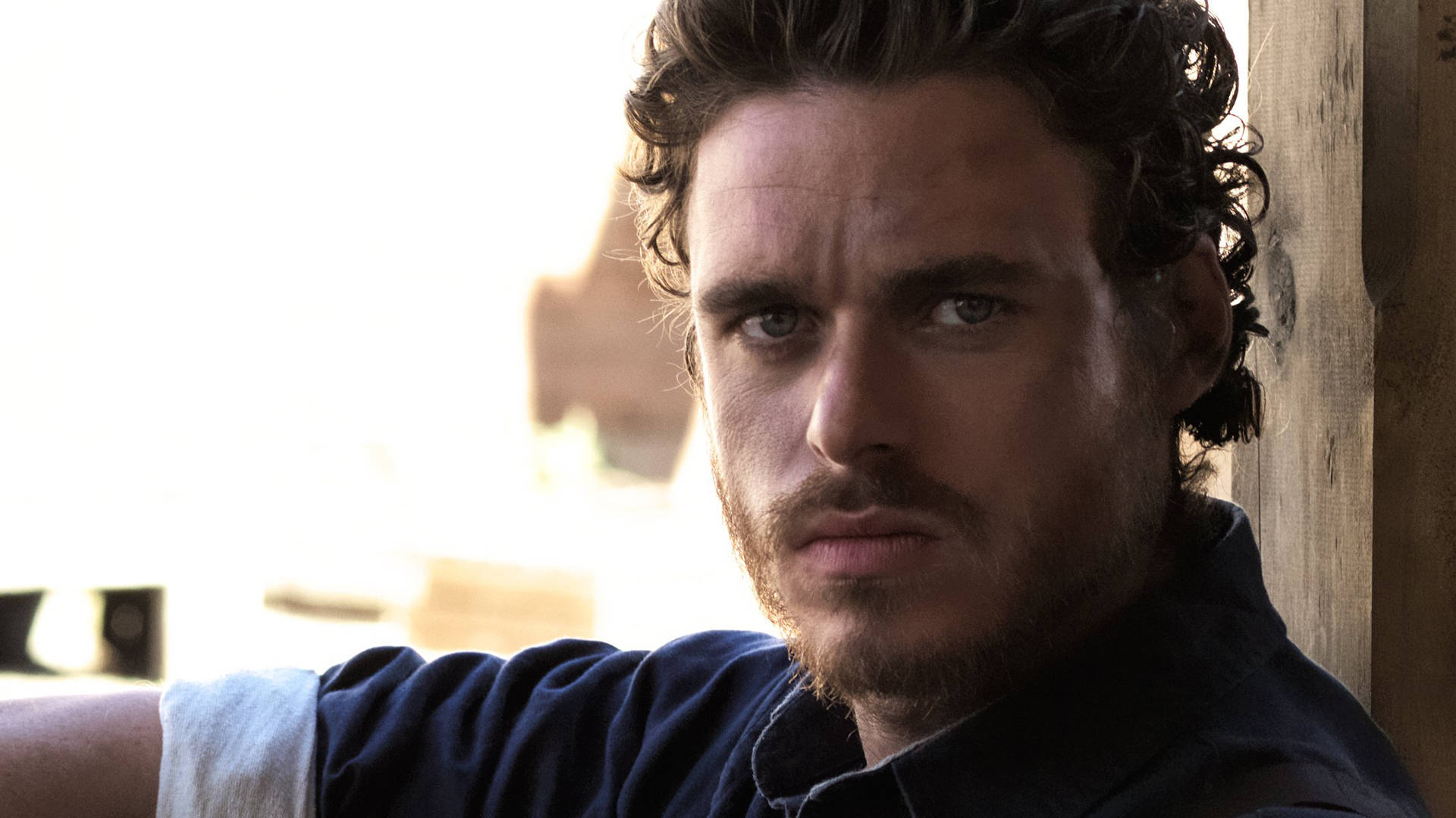 Richard Madden, intense eyes, curly hair, Full HD Desktop Wallpaper