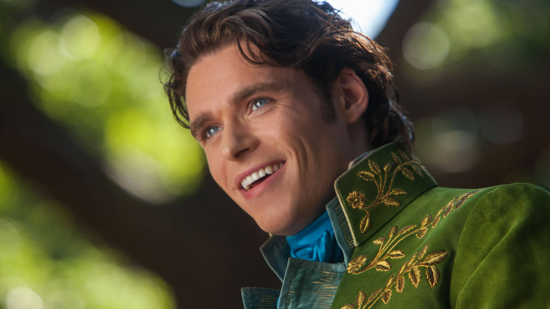 Richard Madden, green embroidered jacket, sunlit, Full HD Desktop Wallpaper
