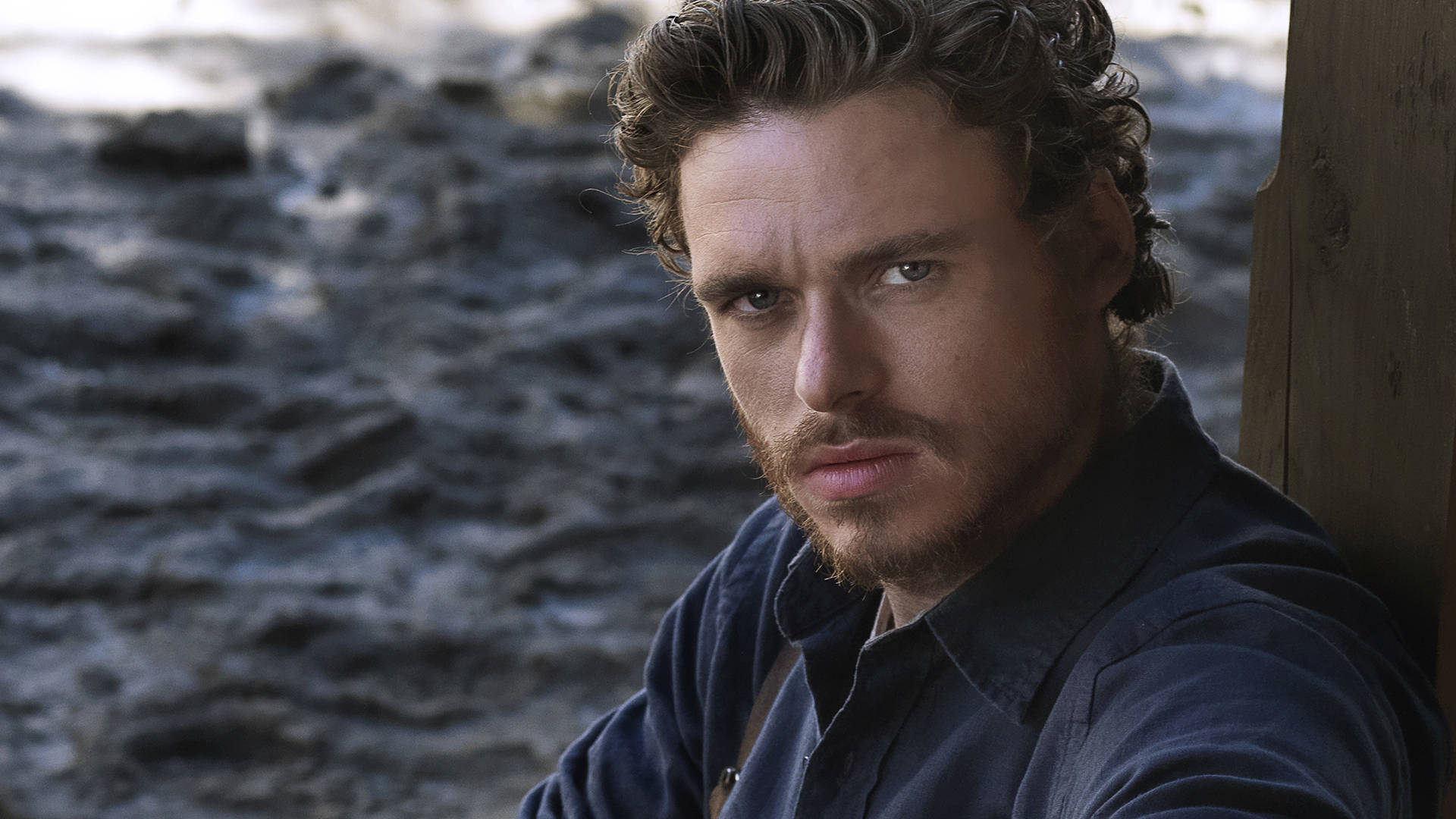 Richard Madden, curly hair, beard, Full HD Desktop Wallpaper