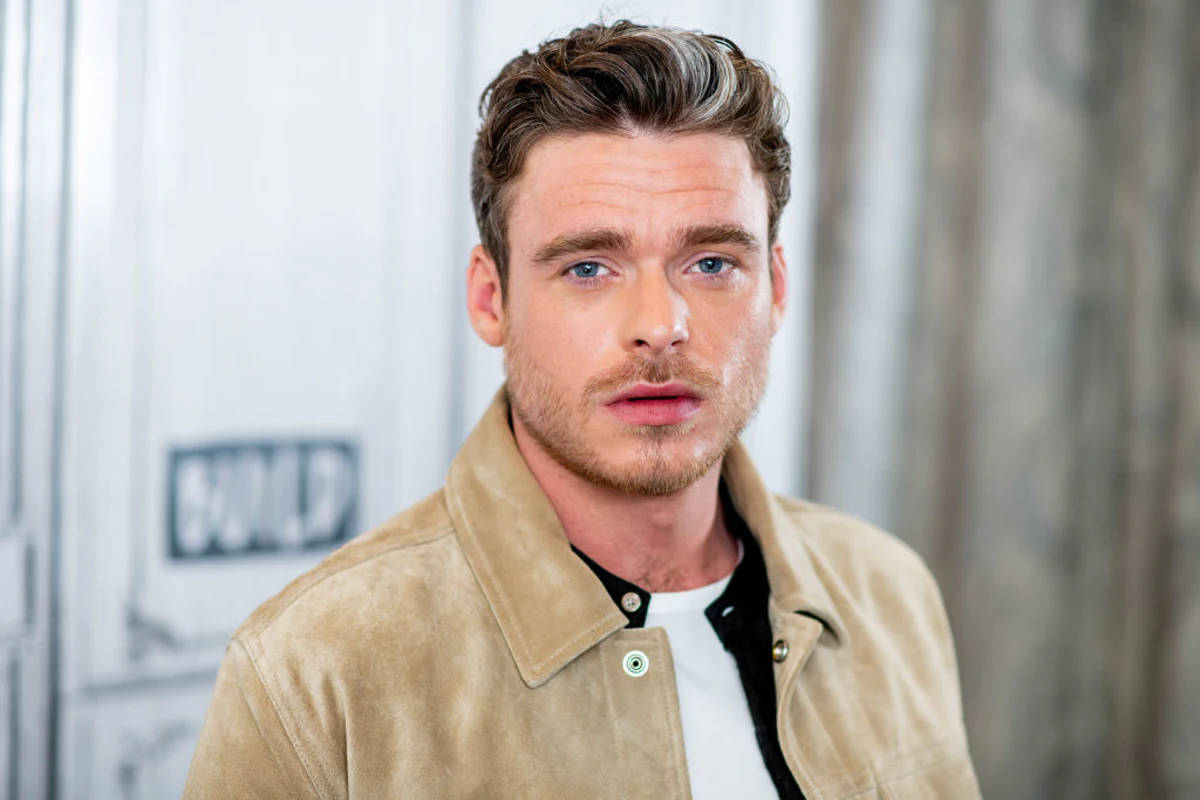Richard Madden, blue eyes, tan suede jacket, SD Desktop Wallpaper