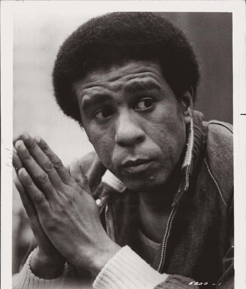 Richard Pryor, afro hairstyle, black and white, SD Phone Wallpaper