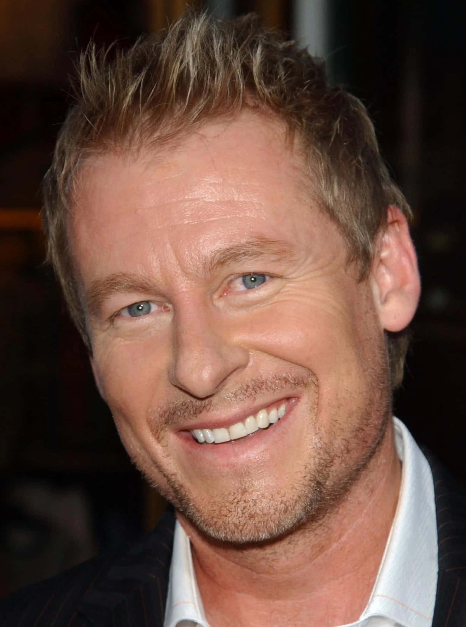 Richard Roxburgh, spiky blond hair, blue eyes, Full HD Phone Wallpaper