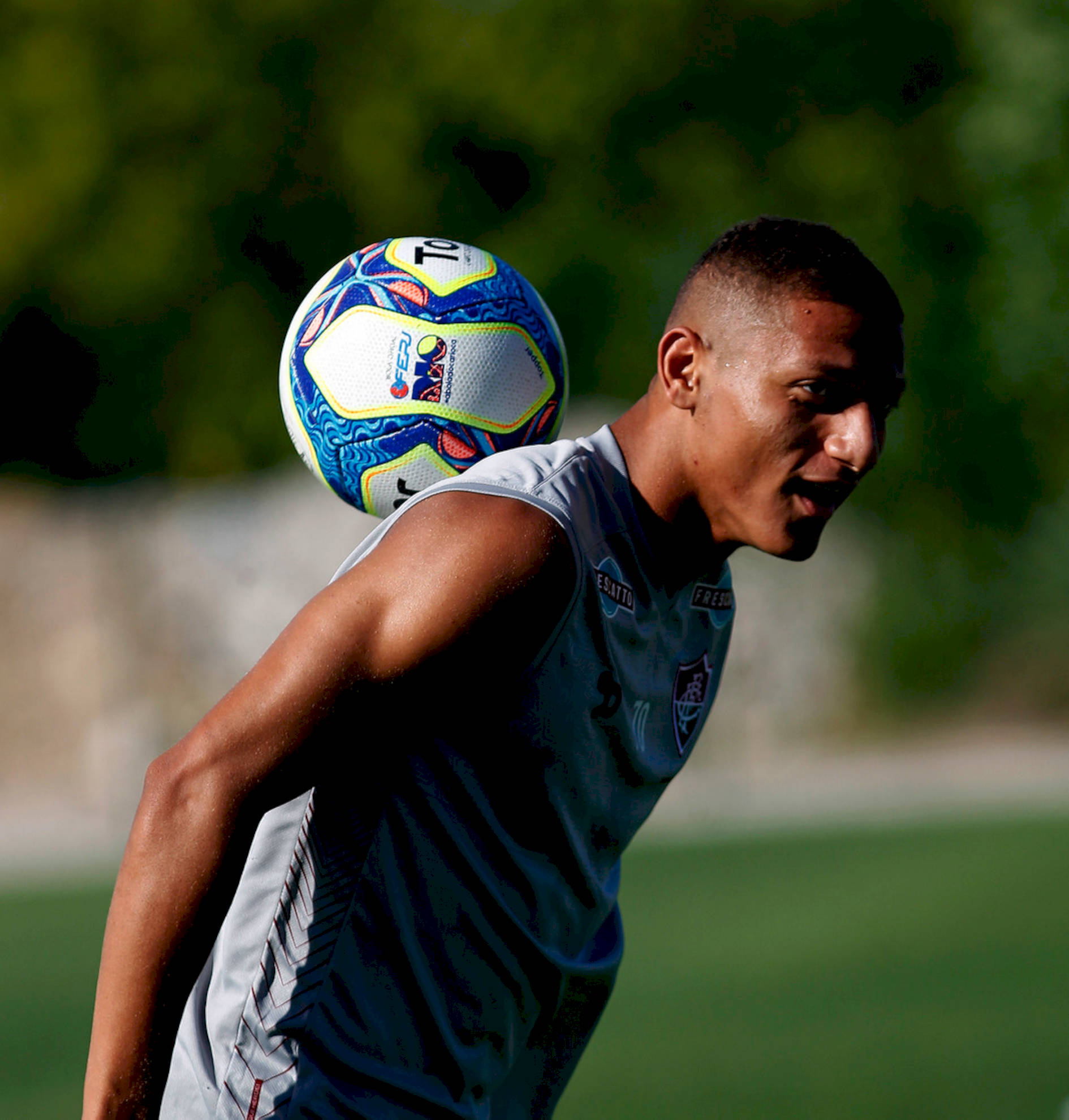 Richarlison De Andrade, colorful ball, sunny outdoor training session, Full HD Phone Wallpaper