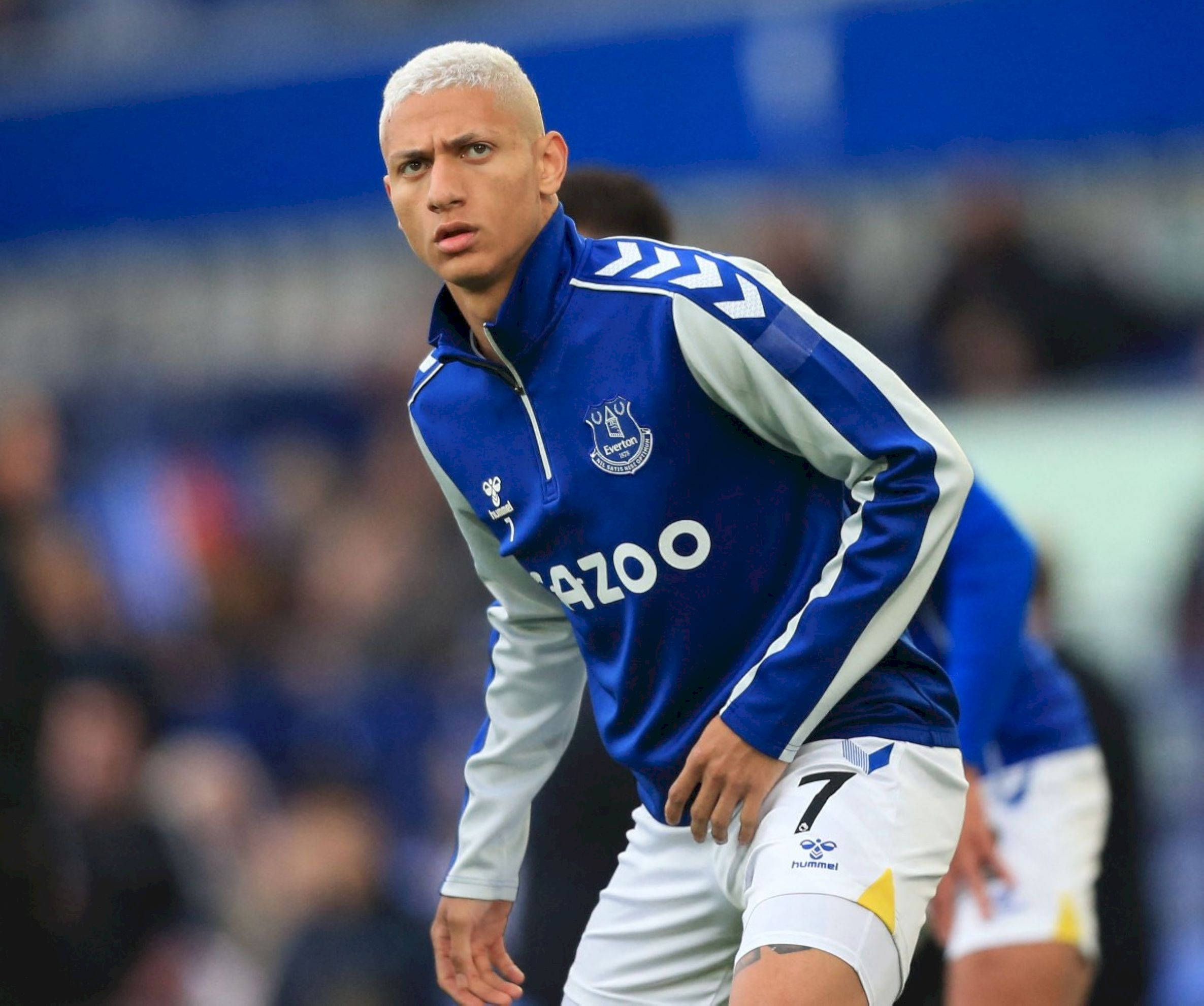Richarlison De Andrade, blue jacket, blue and white Everton training kit, Full HD Desktop Wallpaper