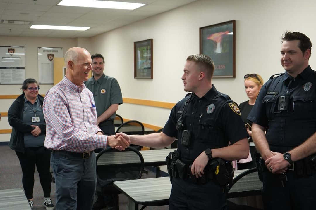 Rick Scott, police officer, checkered shirt, SD Desktop Wallpaper