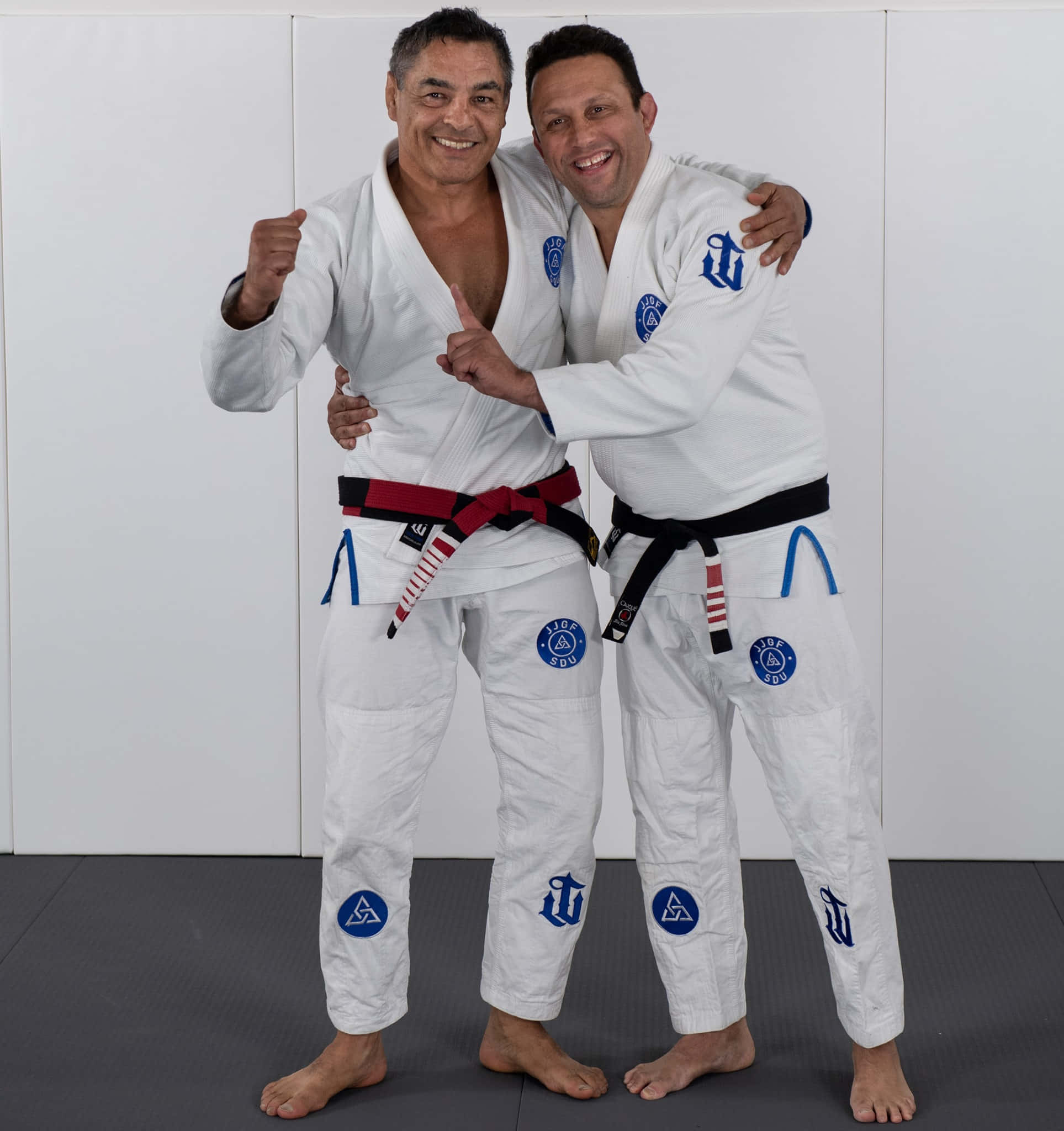 Rickson Gracie, white Brazilian jiu-jitsu gis, red and black belts, Full HD Phone Wallpaper