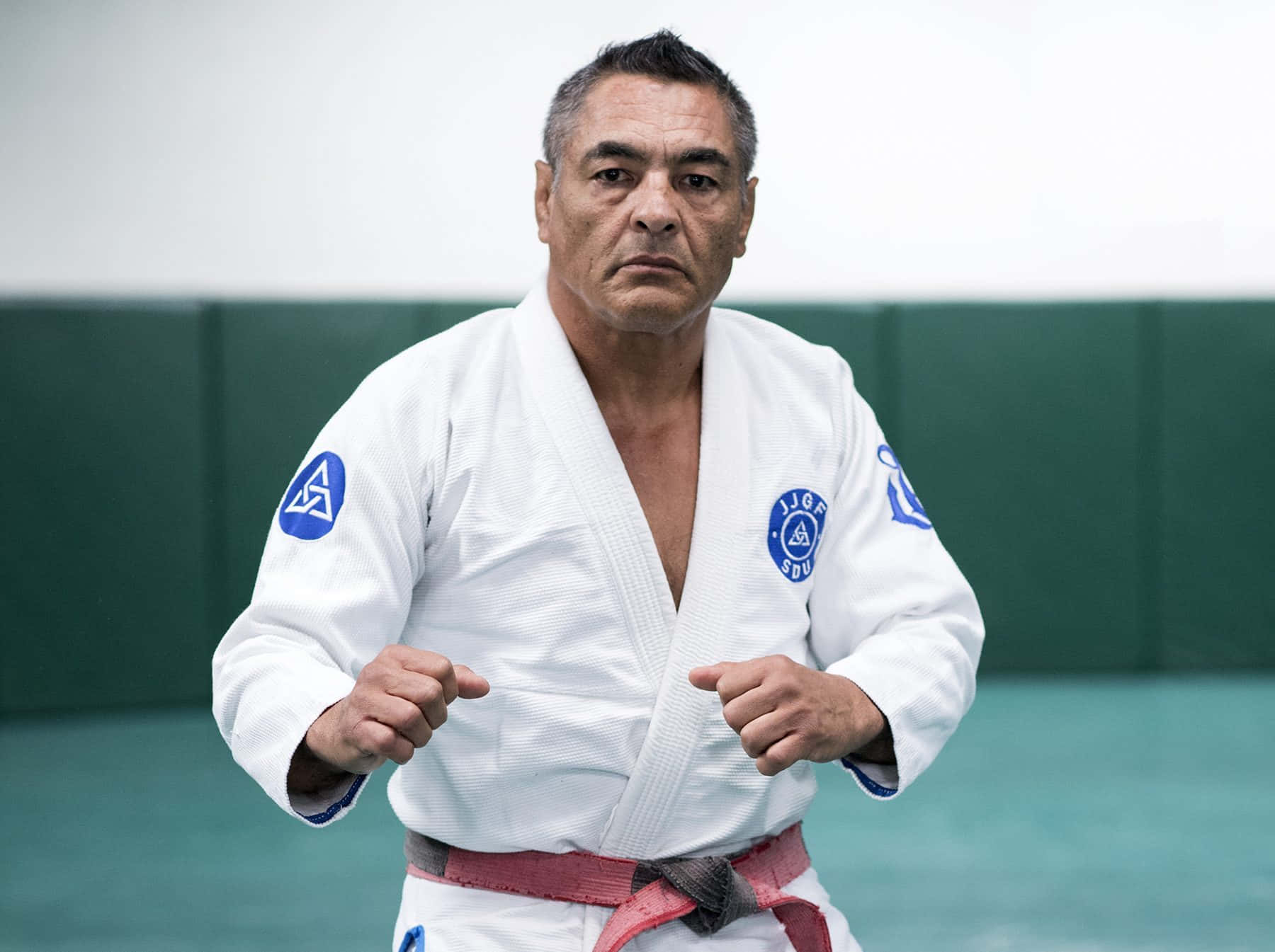 Rickson Gracie, white judo gi, red belt, HD Desktop Wallpaper
