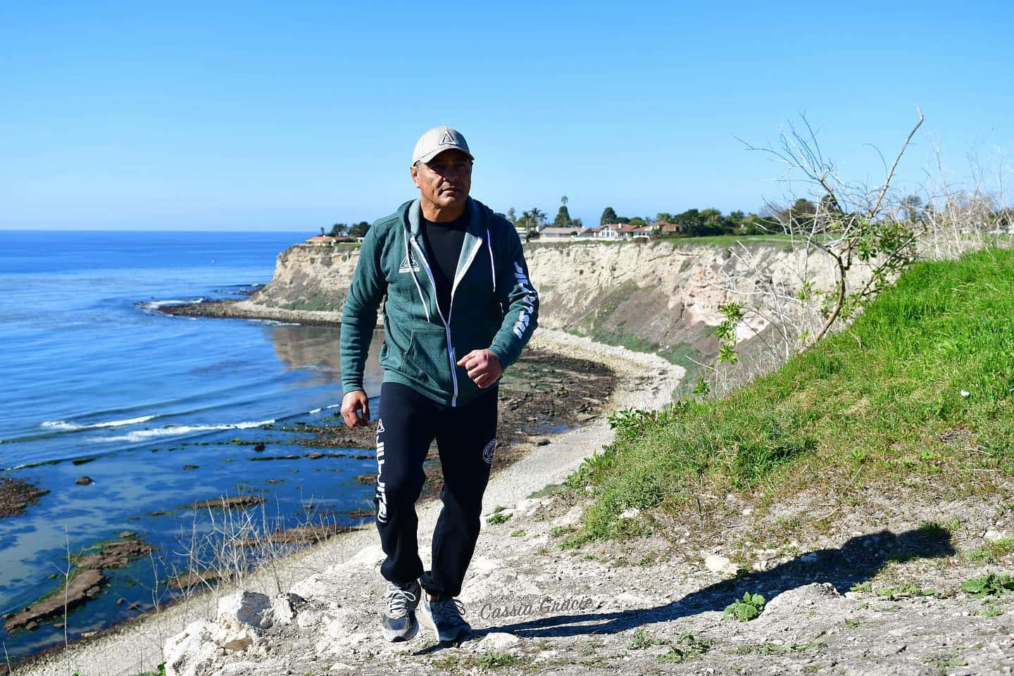 Rickson Gracie, coastal cliff path, ocean, HD Desktop Wallpaper