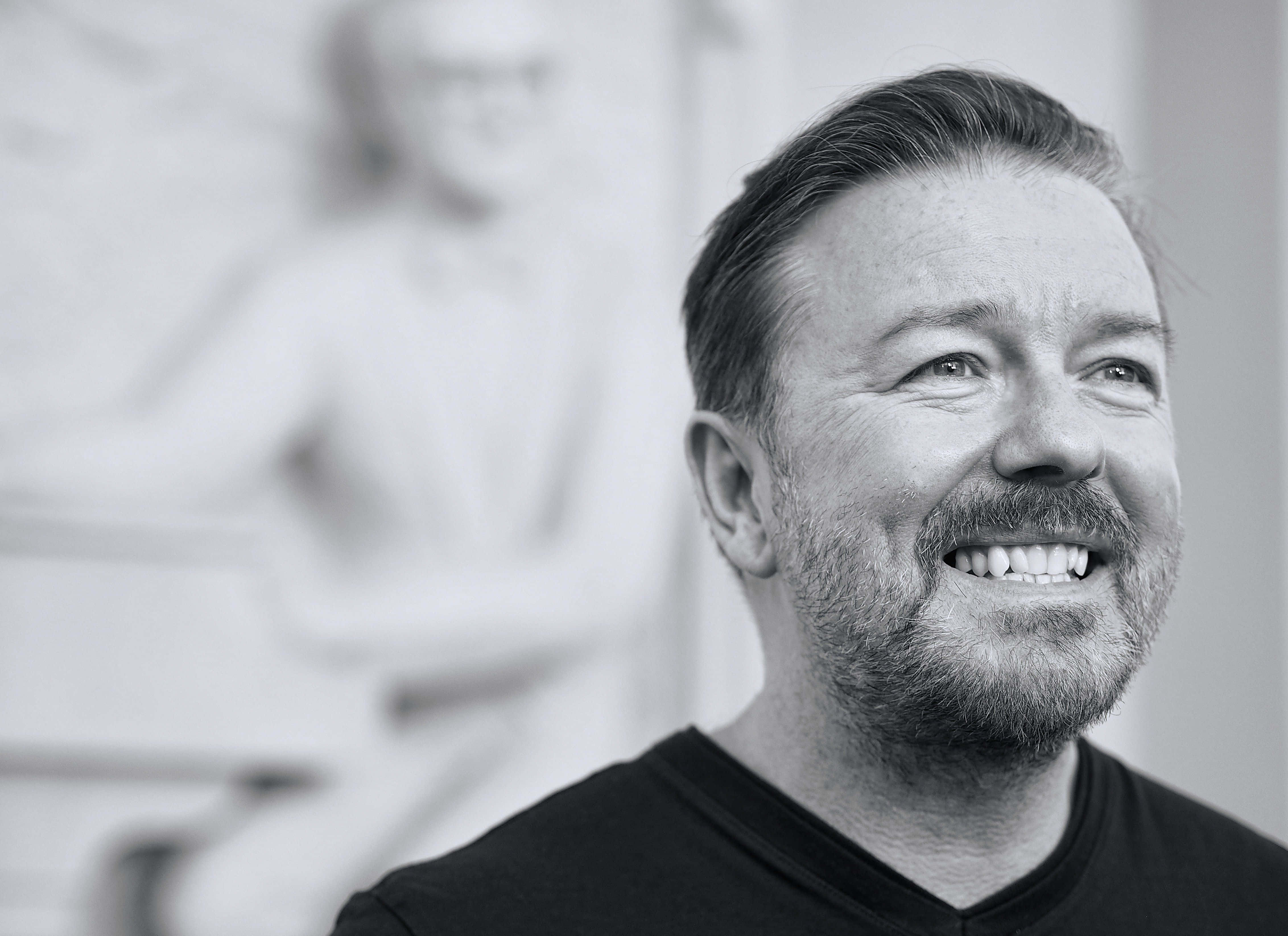 Ricky Gervais, black and white portrait, smiling man, 4K Desktop Wallpaper