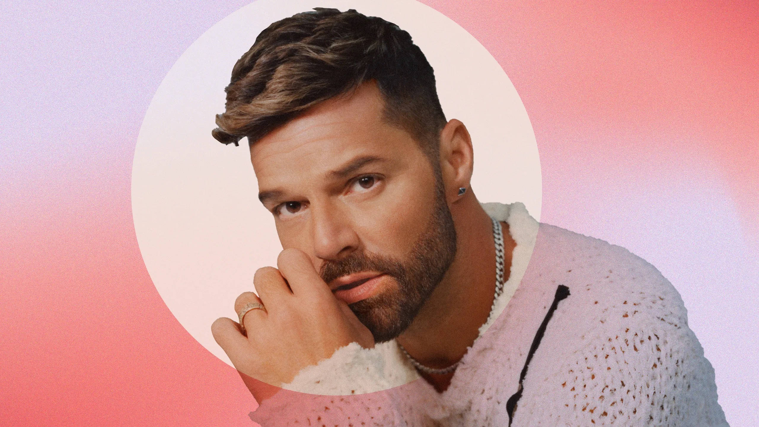 Ricky Martin, styled hair, beard, 2K Desktop Wallpaper