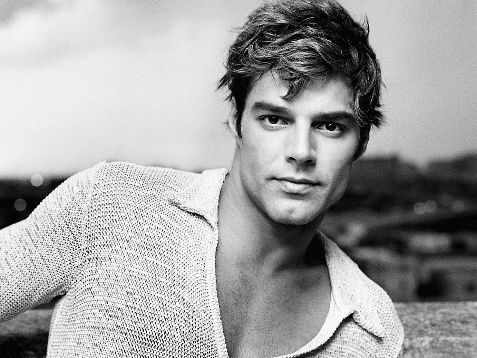 Ricky Martin, mesh shirt, black and white portrait, Full HD Desktop Wallpaper