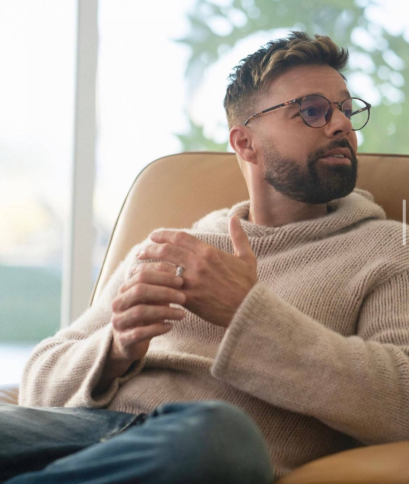 Ricky Martin, glasses, beard, Full HD Phone Wallpaper