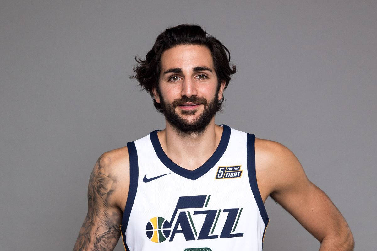 Ricky Rubio, white Jazz jersey, gray background, SD Desktop Wallpaper
