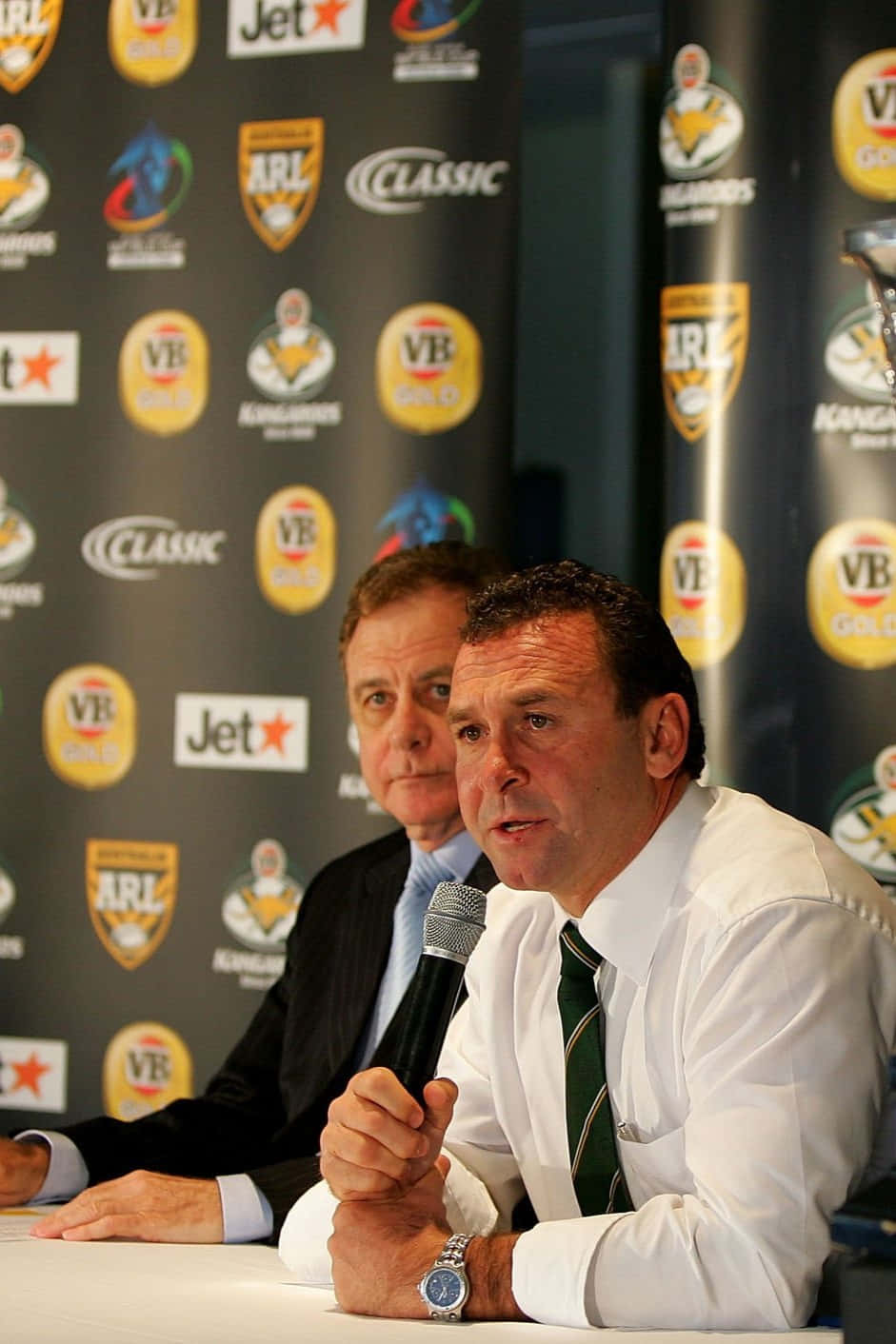 Ricky Stuart, press conference table, microphone, HD Phone Wallpaper