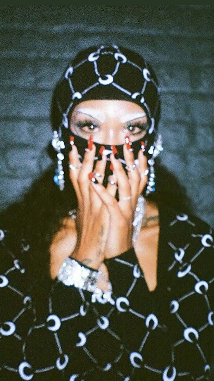 Rico Nasty, black chain-link hood, matching outfit, HD Phone Wallpaper