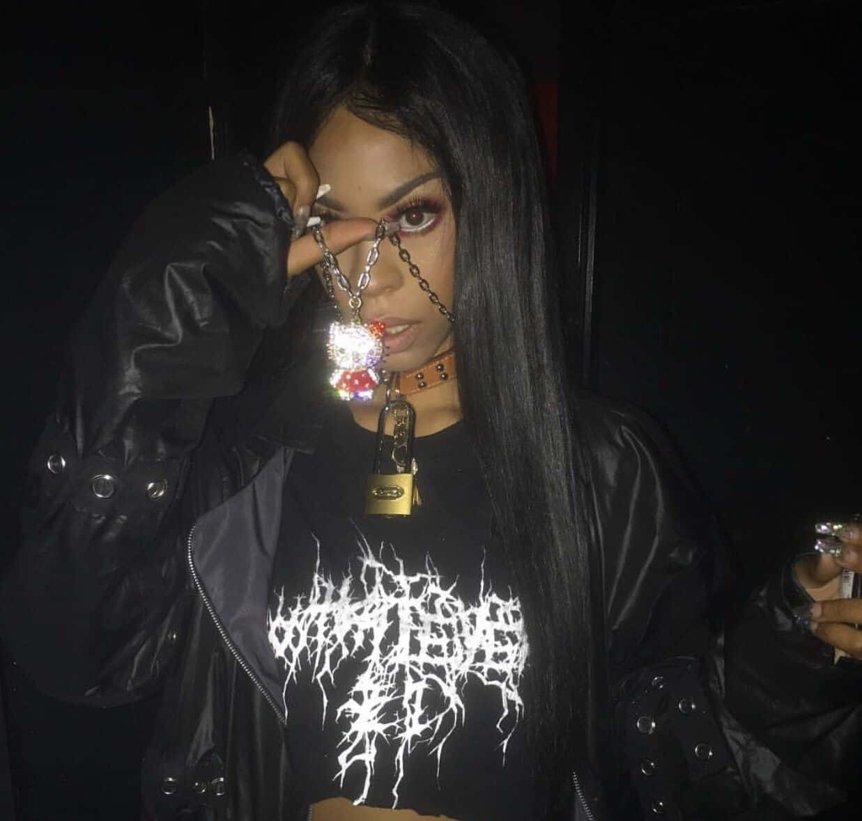 Rico Nasty, glittery Hello Kitty pendant, black jacket, SD Desktop Wallpaper