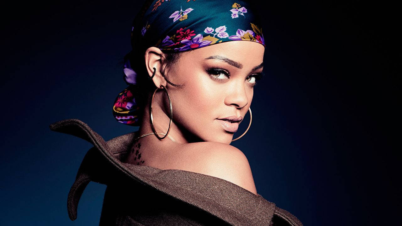 Rihanna, gypsy-inspired look, floral headscarf, HD Desktop Wallpaper