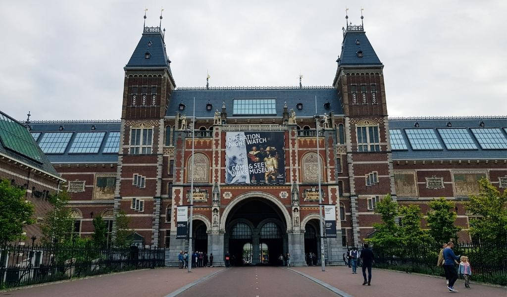Rijksmuseum, red brick towers, arched entrance, SD Desktop Wallpaper