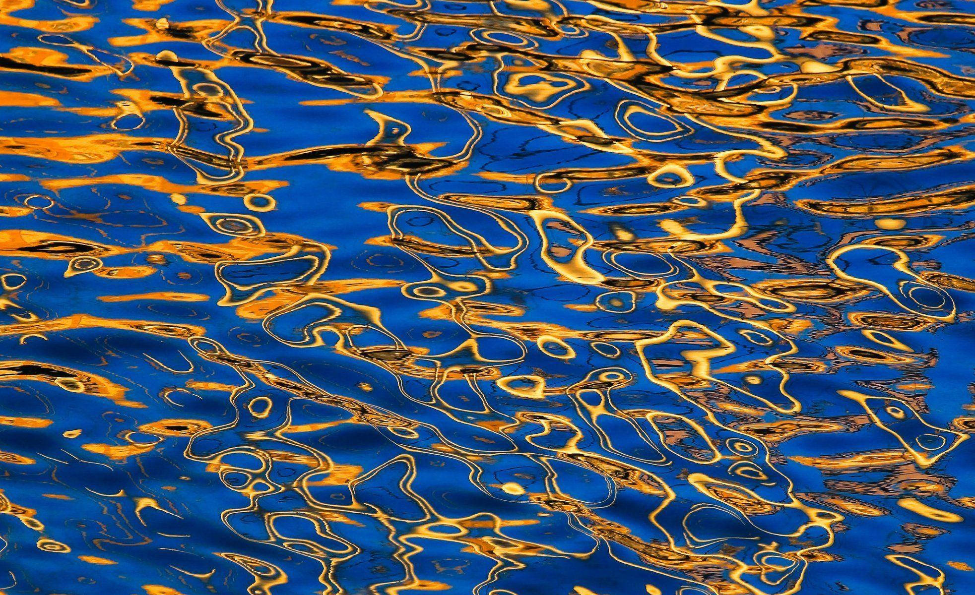 gold colored rippling effect, vibrant blue water, golden light, Full HD Desktop Wallpaper