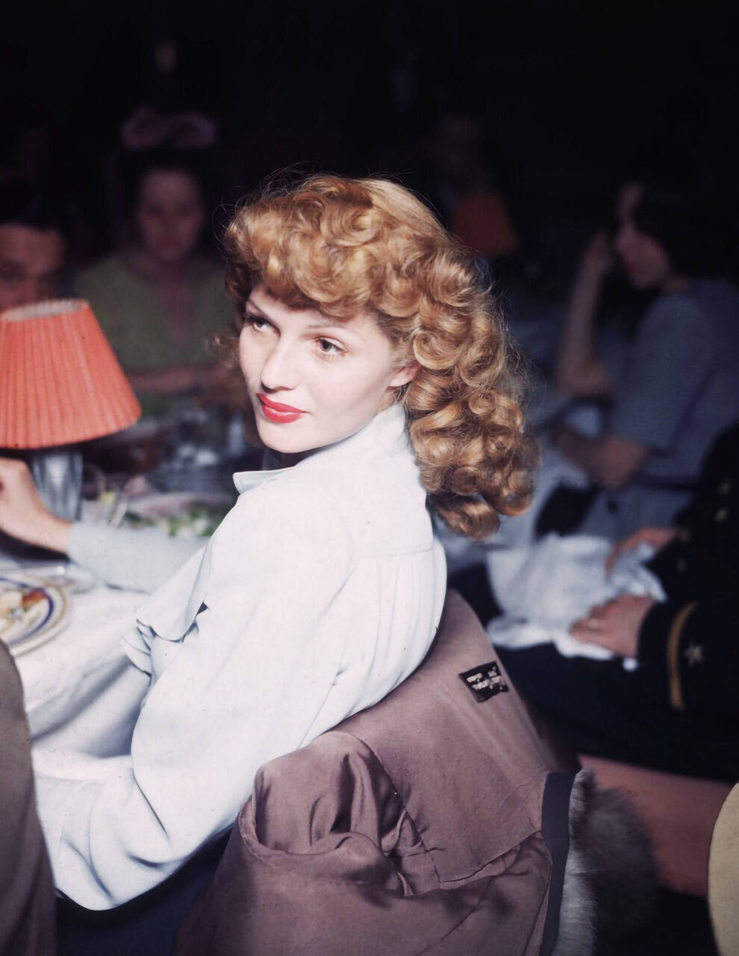 Rita Hayworth, golden curls, red lips, Full HD Phone Wallpaper