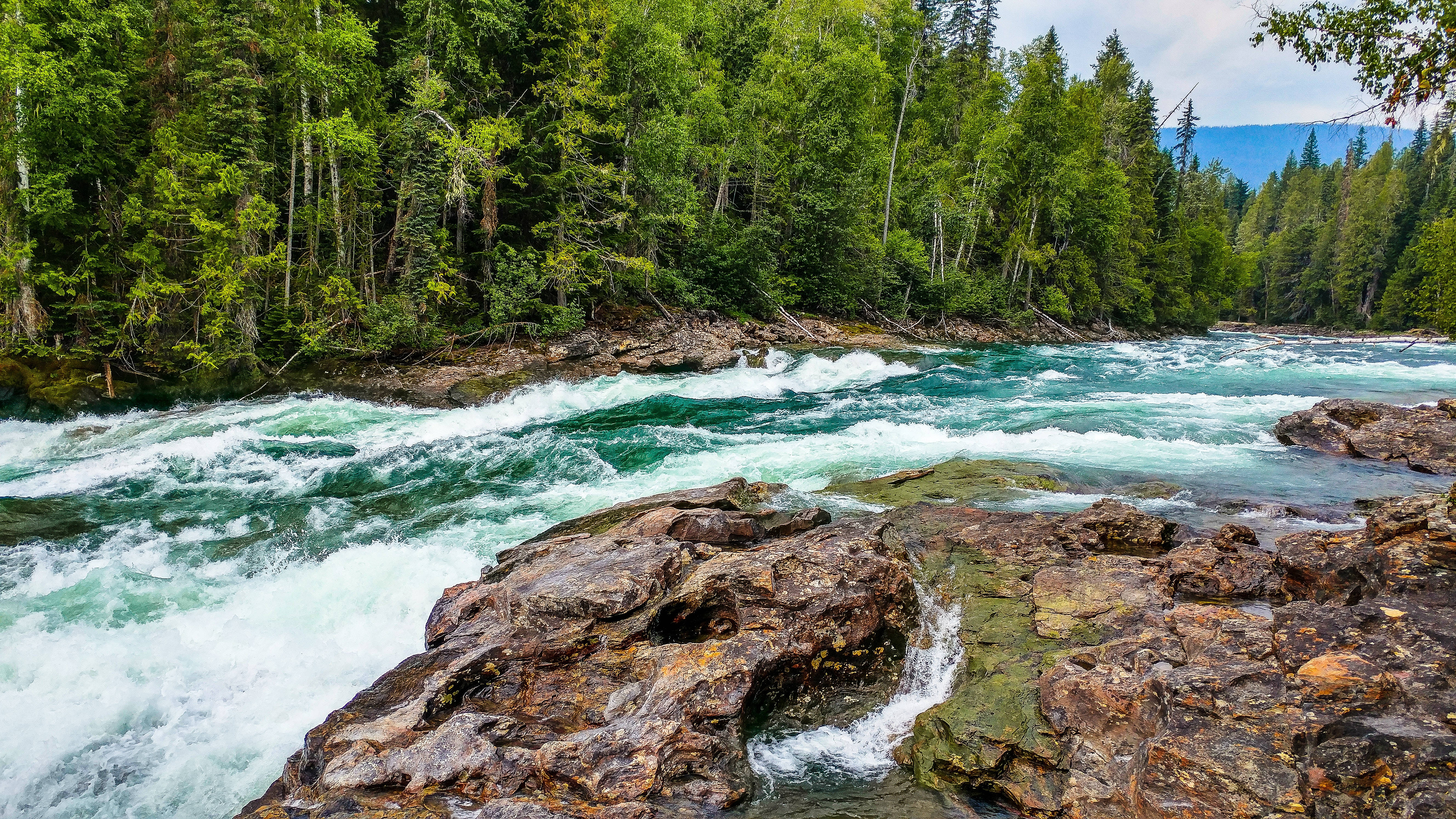 riverside, turquoise river, rugged brown rocks, 5K Desktop Wallpaper