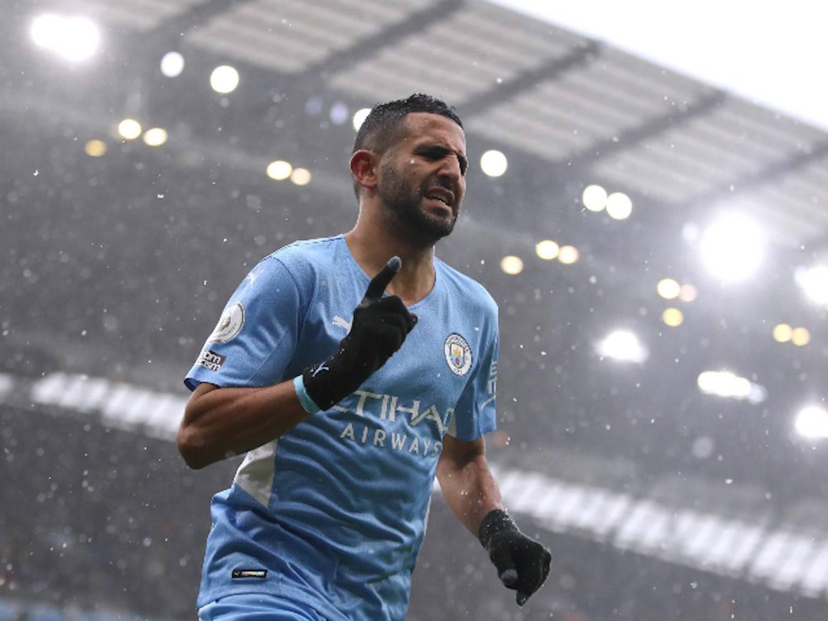 Riyad Mahrez, snowy stadium, light blue jersey, SD Desktop Wallpaper