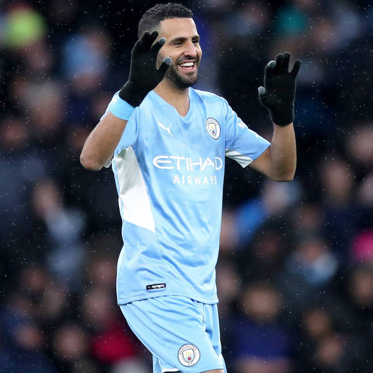 Riyad Mahrez, light blue Manchester City jersey, snow, SD Desktop Wallpaper