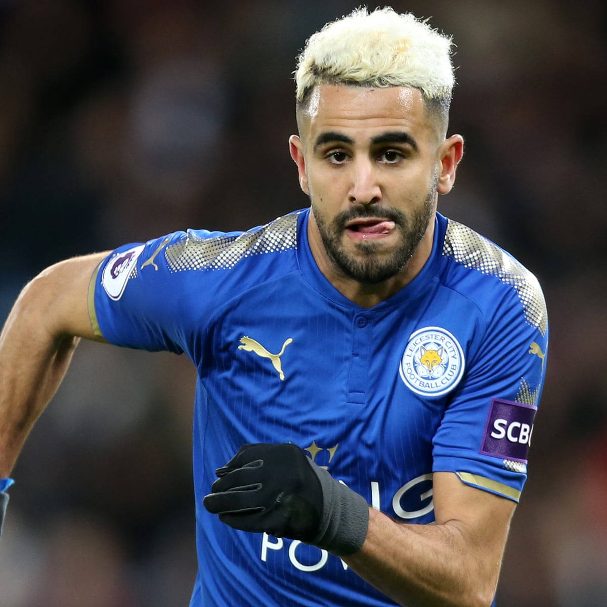 Riyad Mahrez, bleached blonde hair, blue Leicester City jersey, SD Desktop Wallpaper